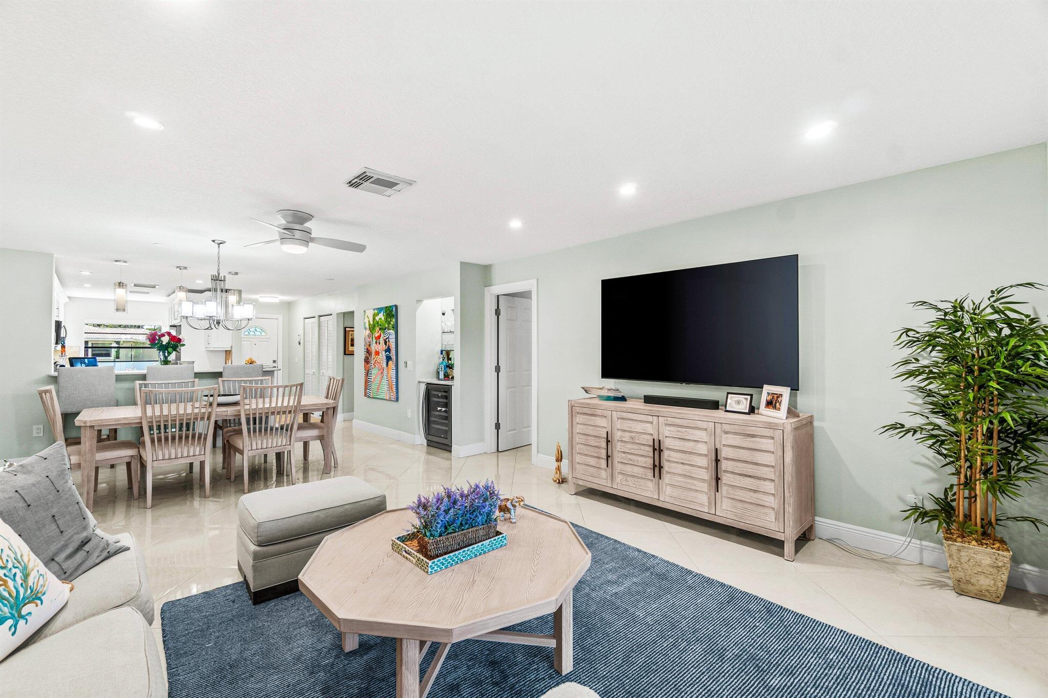 24 Stratford Drive E D