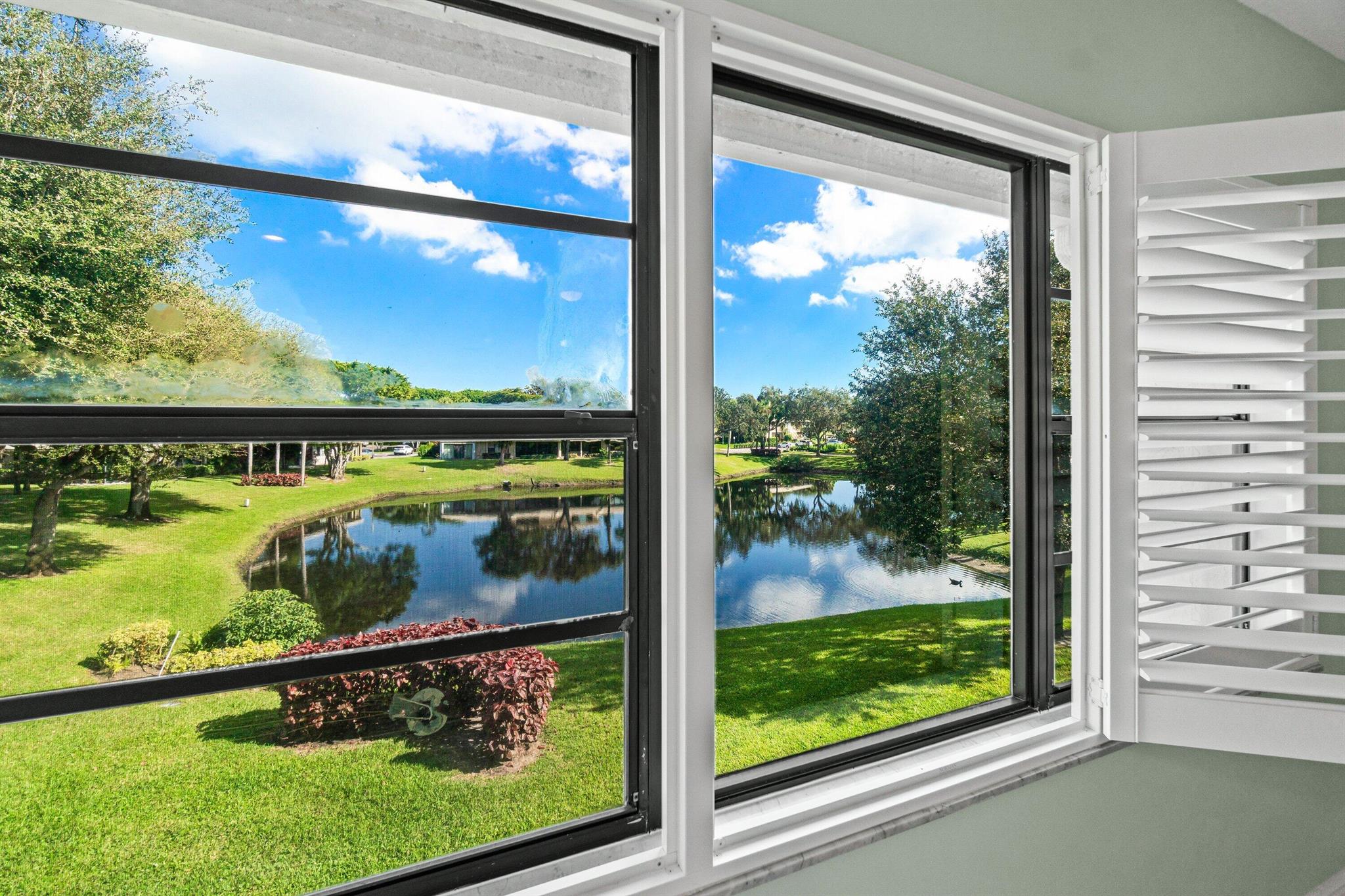 24 Stratford Drive E D