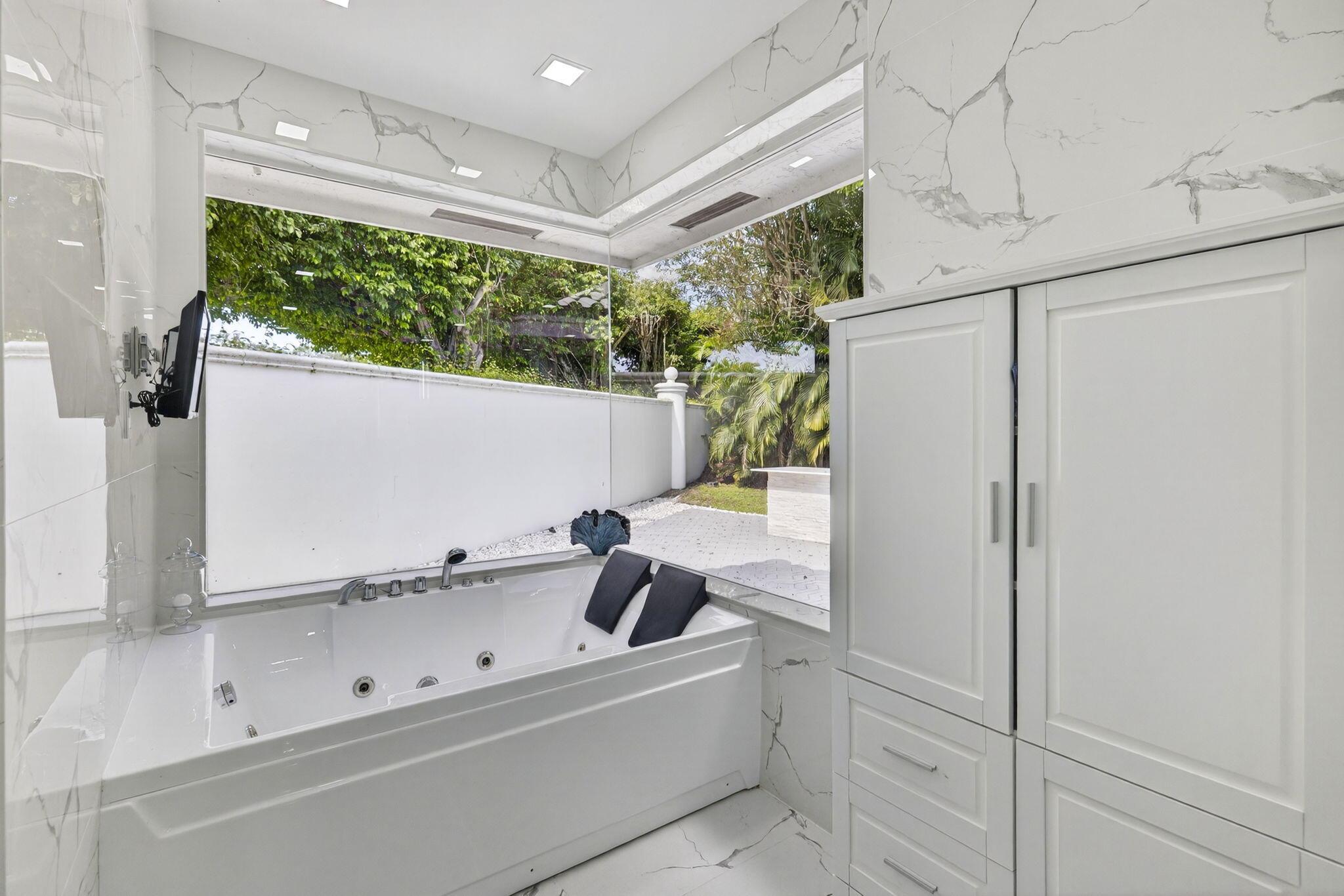 2673 NW 64th Boulevard