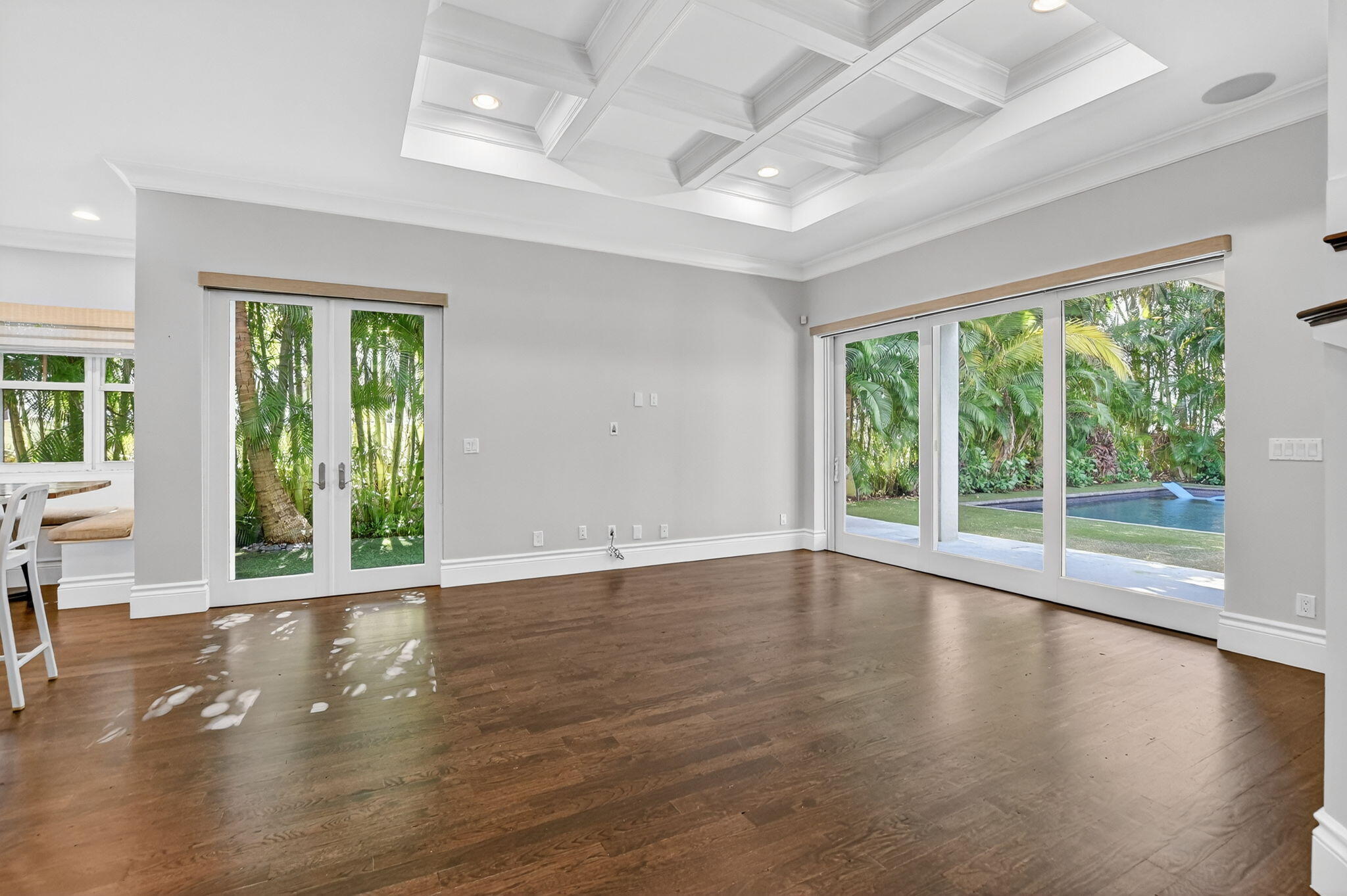 200 NW 10th Street