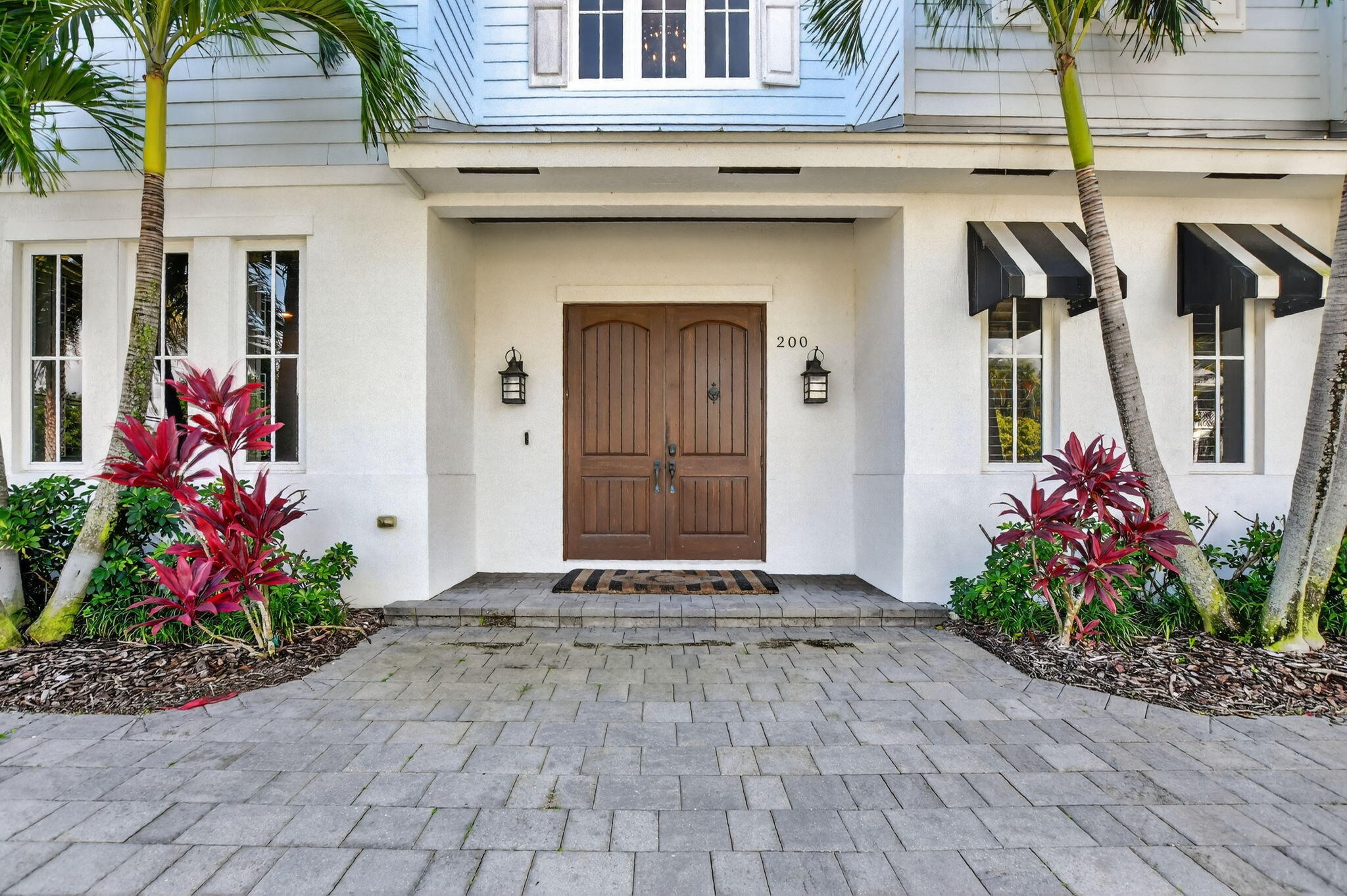 200 NW 10th Street