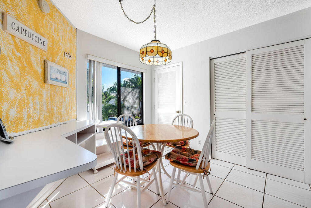 7689 Glendevon Lane 1805