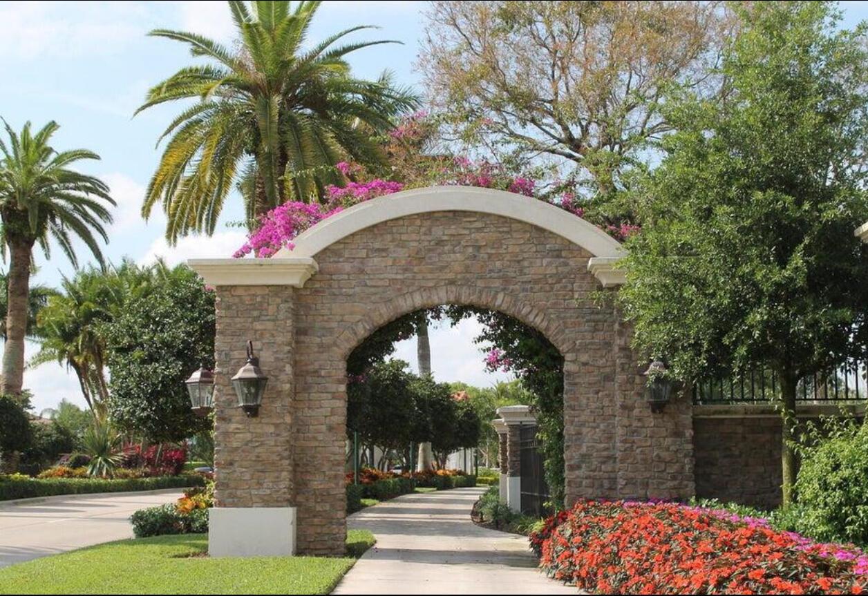 7689 Glendevon Lane 1805