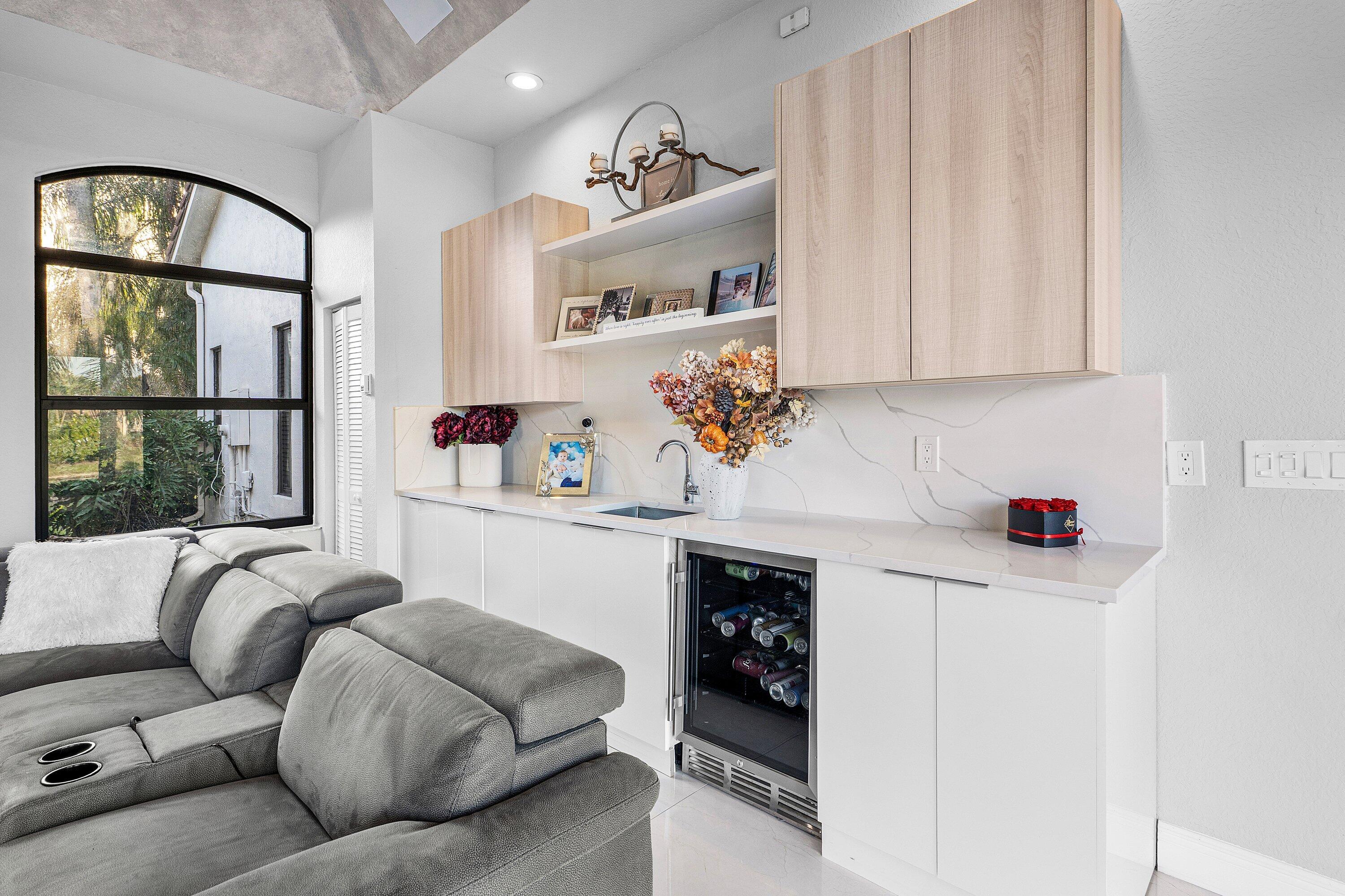 7056 NW 67th Terrace