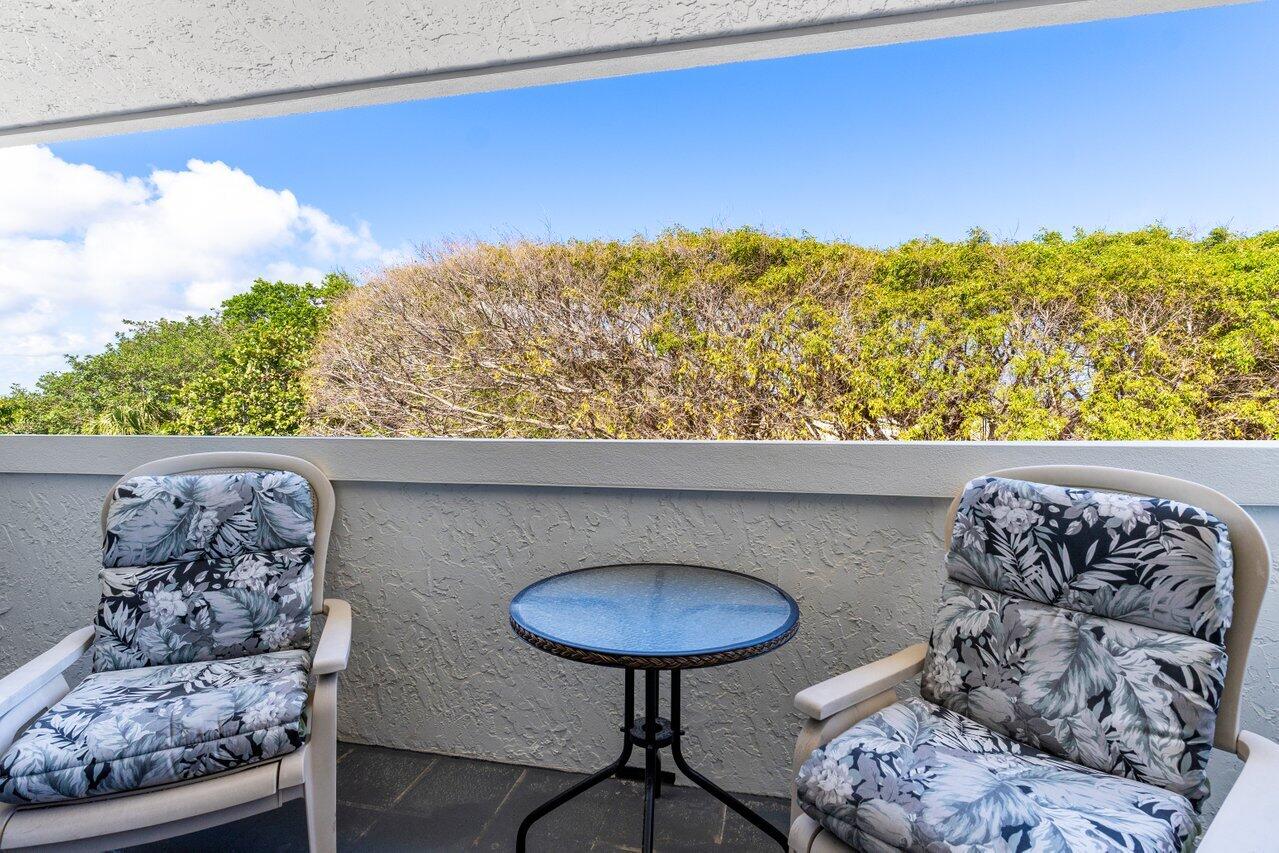 1170 Hillsboro Mile 302