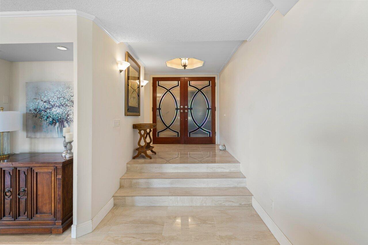 1170 Hillsboro Mile 302