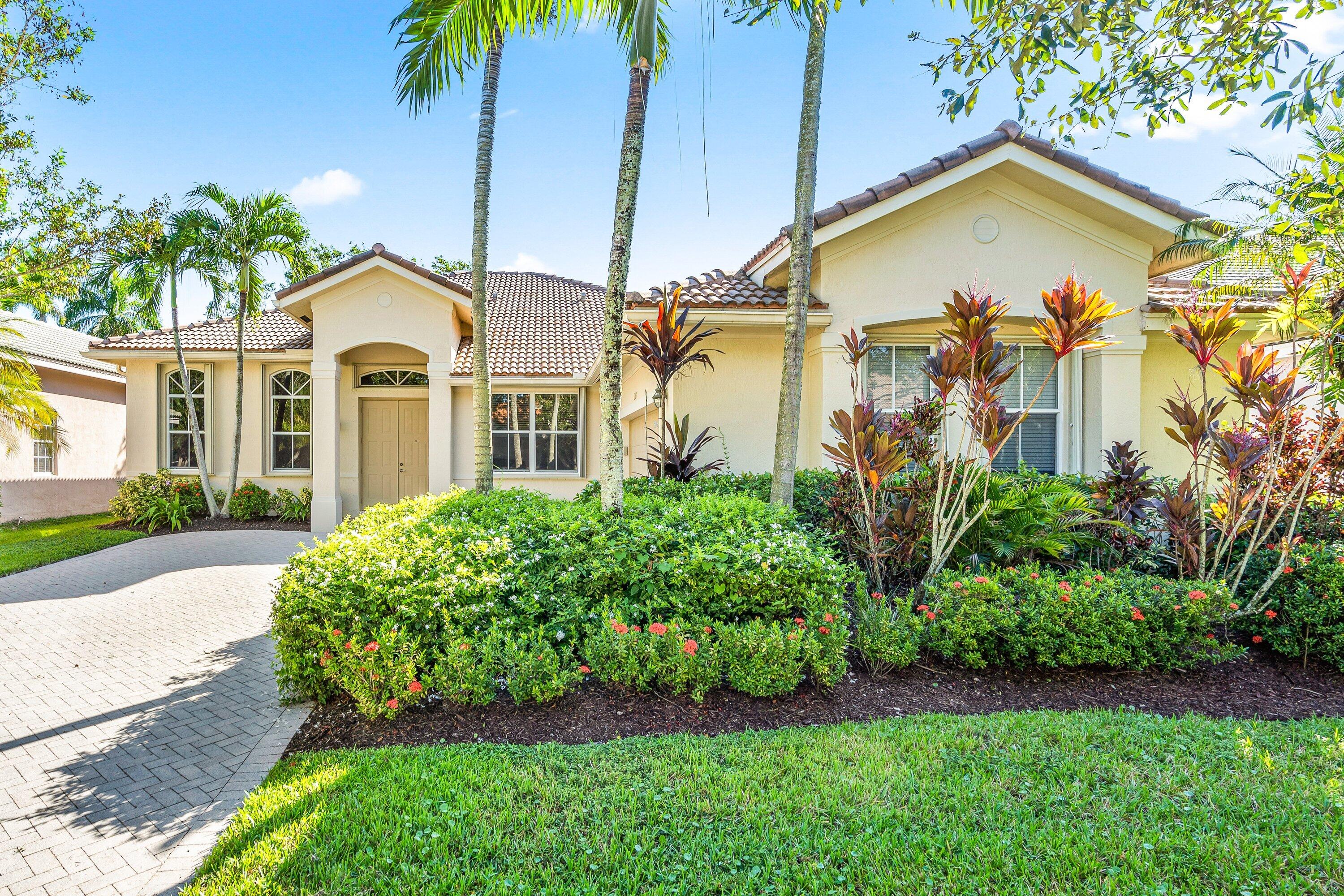 1366 Crossbill Court