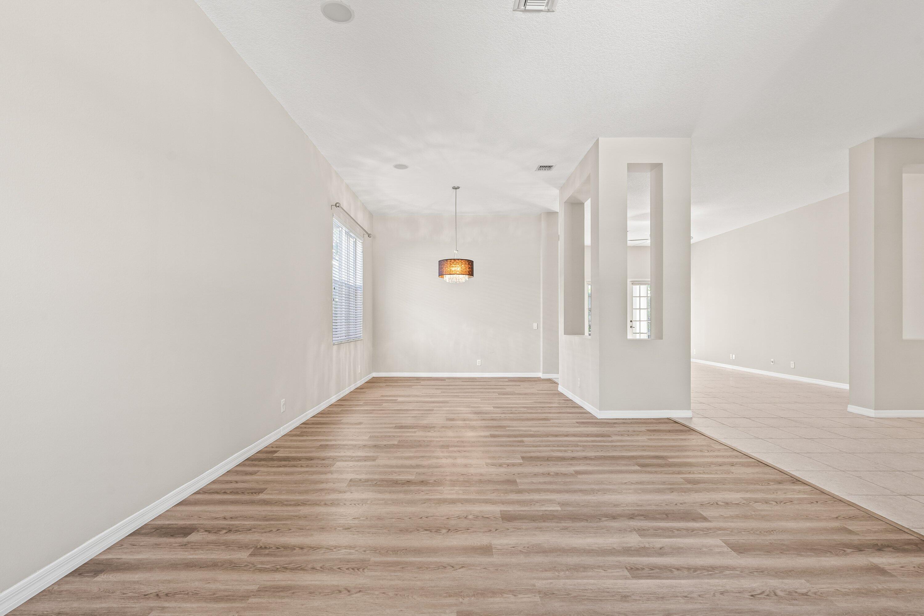 1366 Crossbill Court