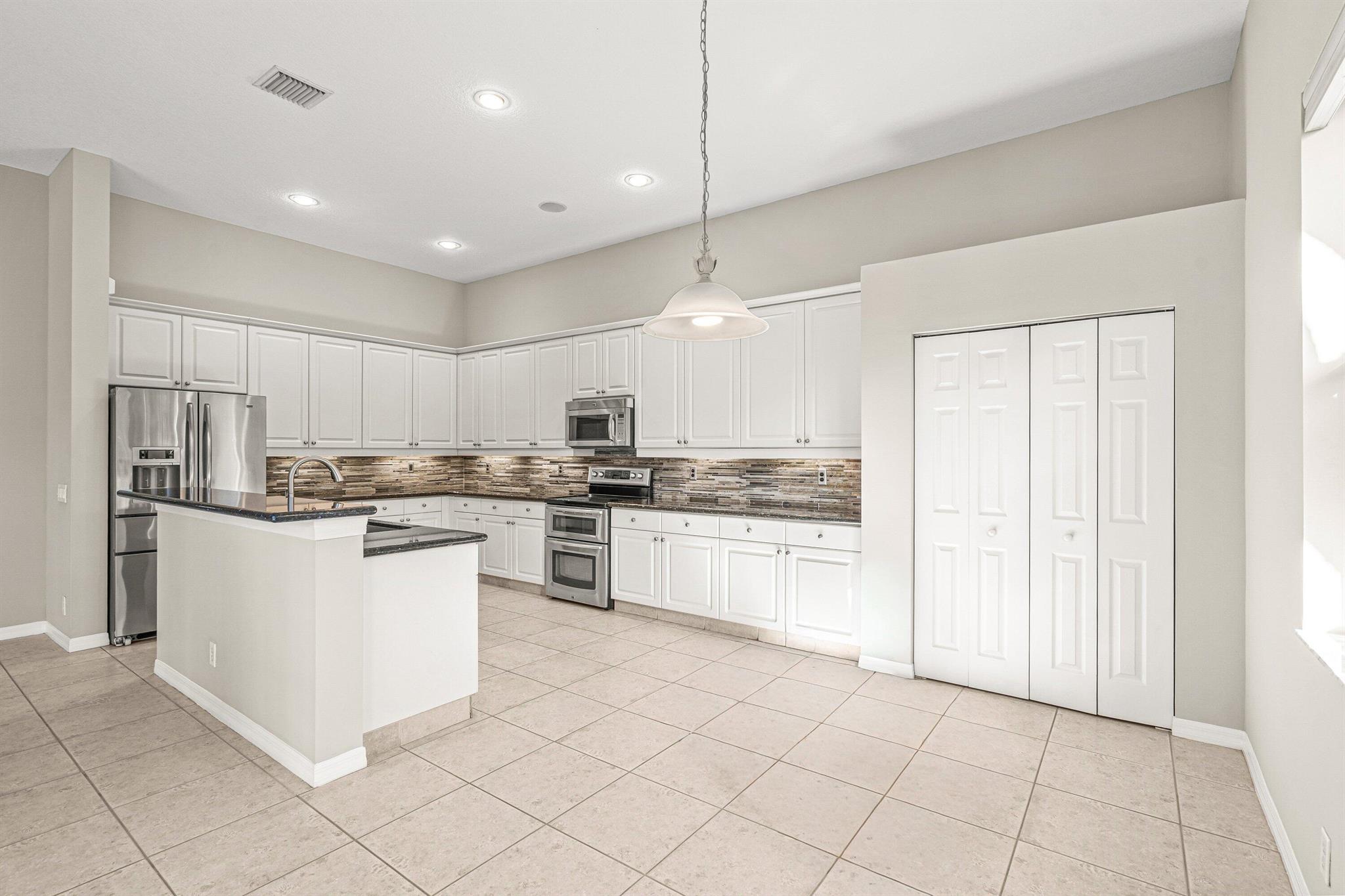 1366 Crossbill Court