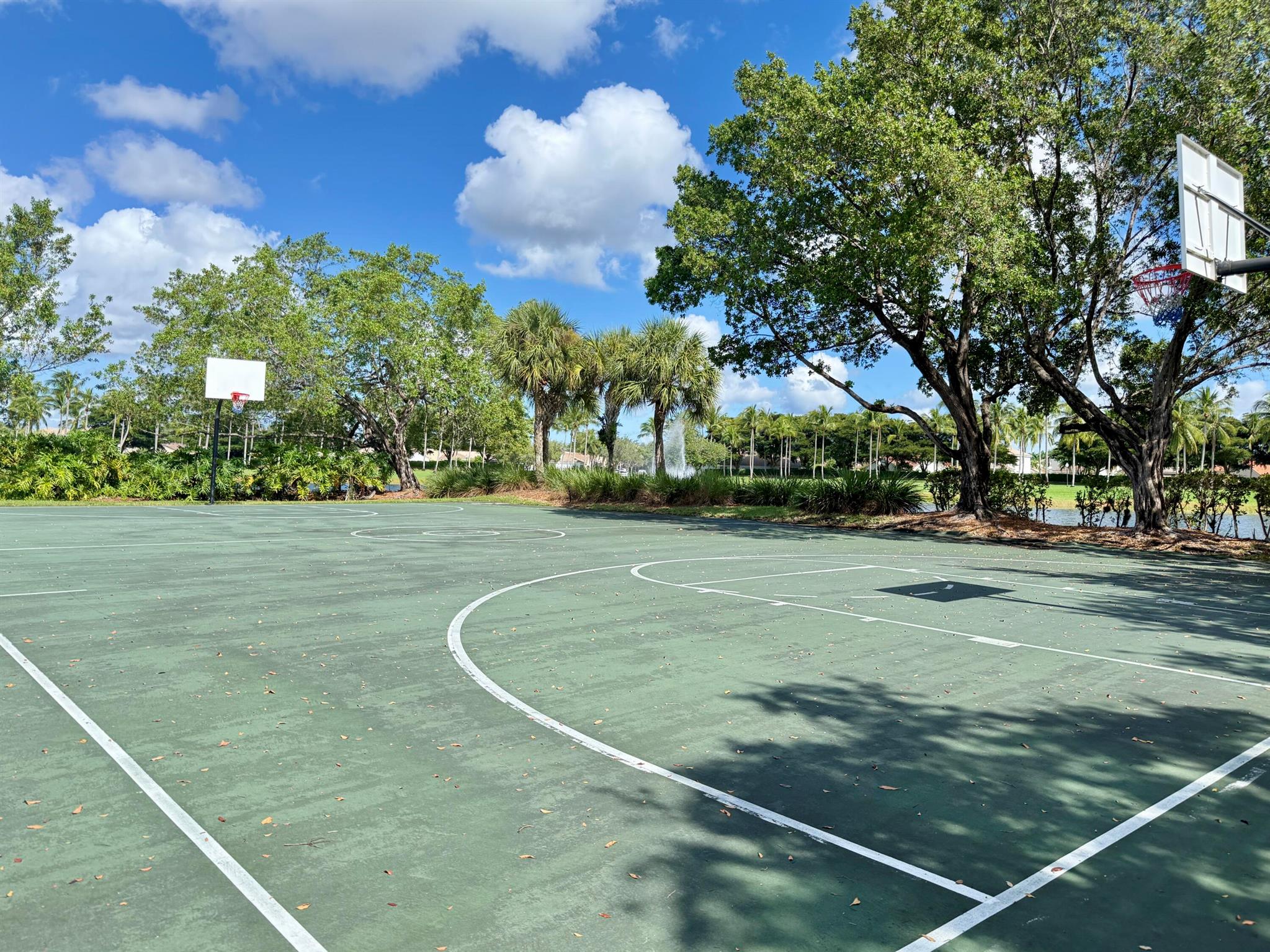 1366 Crossbill Court