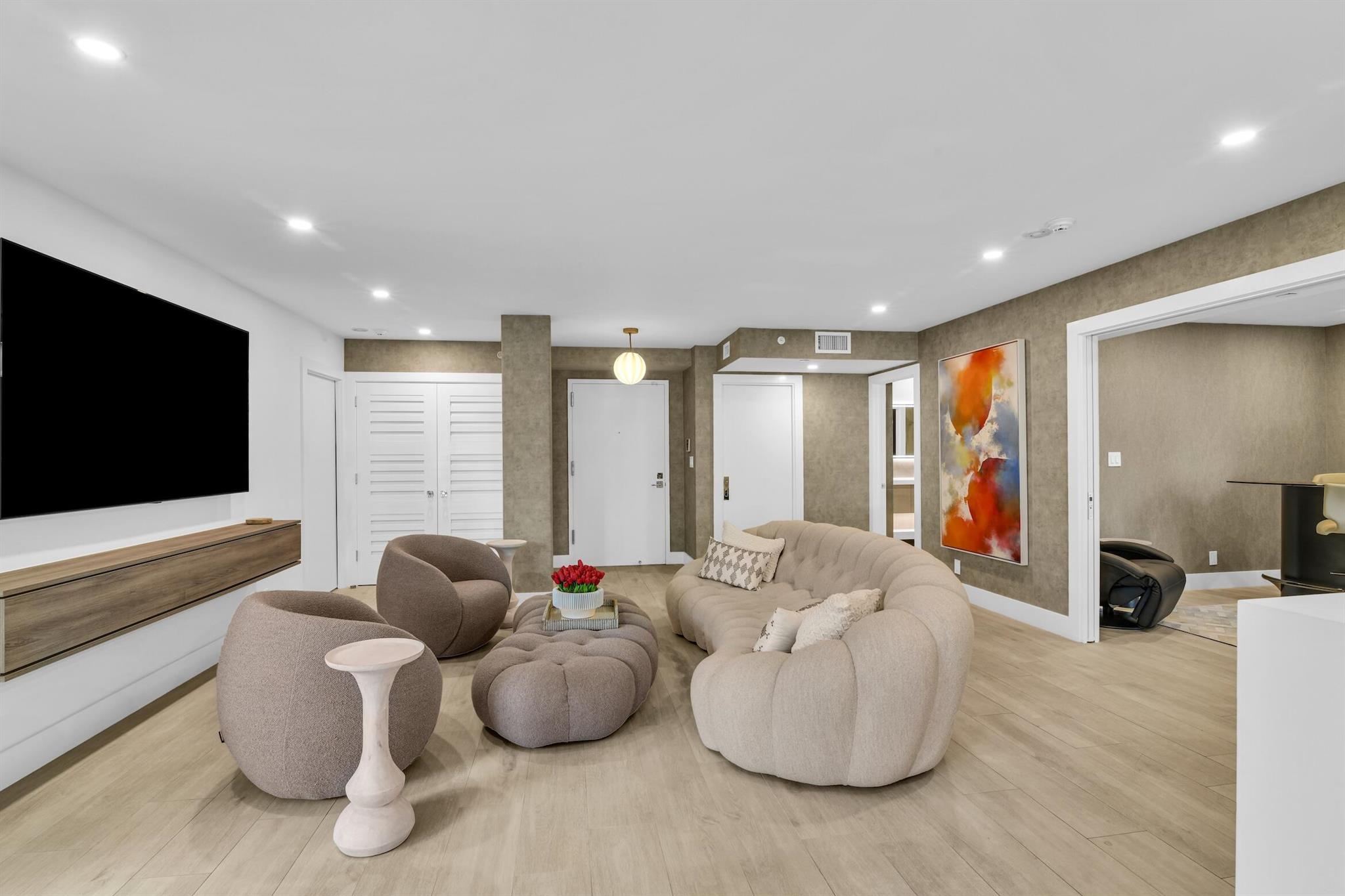 100 SE 5th Avenue 106