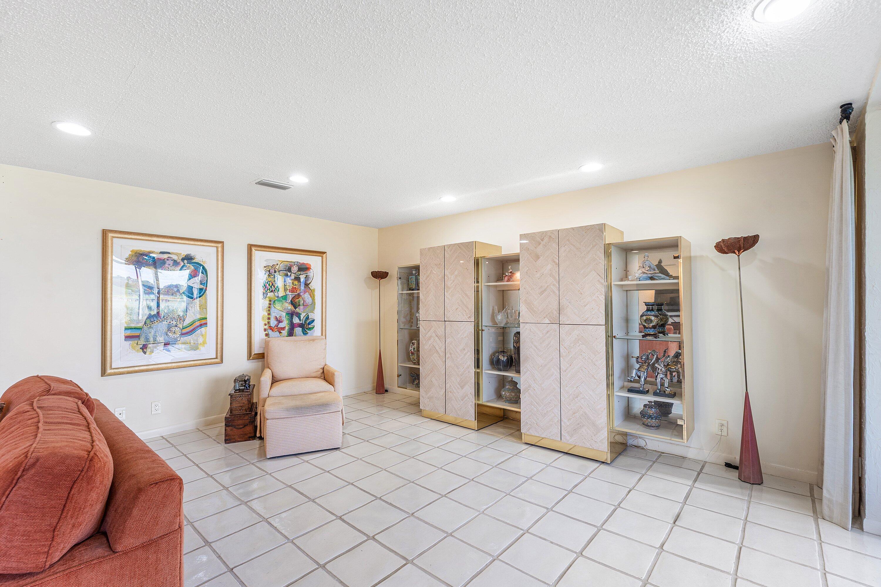 5 Eastgate Drive A