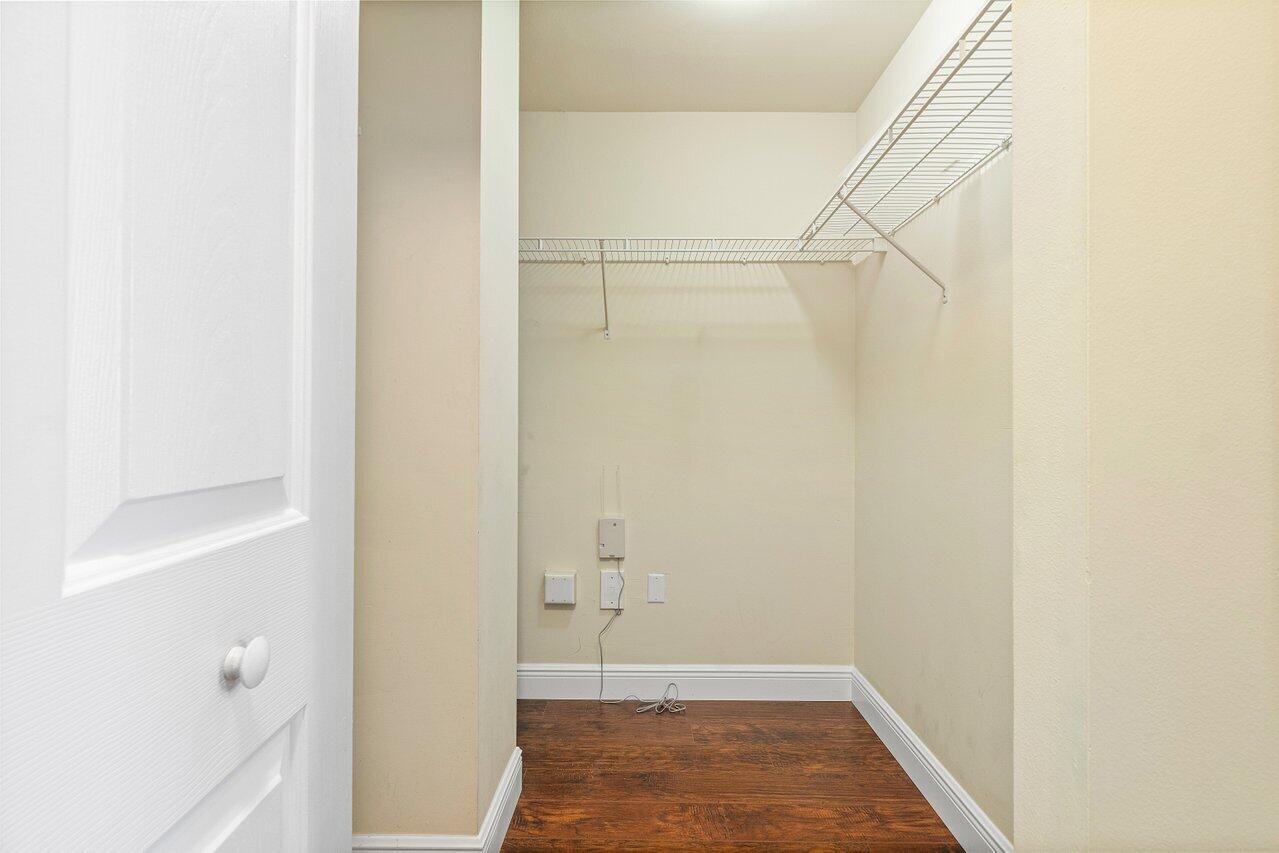 250 NE 3rd Avenue 1-205