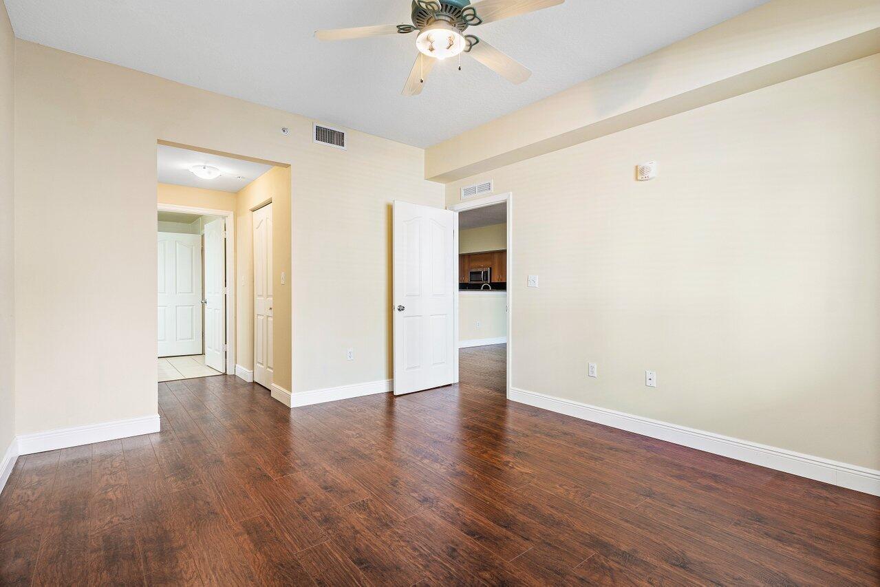 250 NE 3rd Avenue 1-205