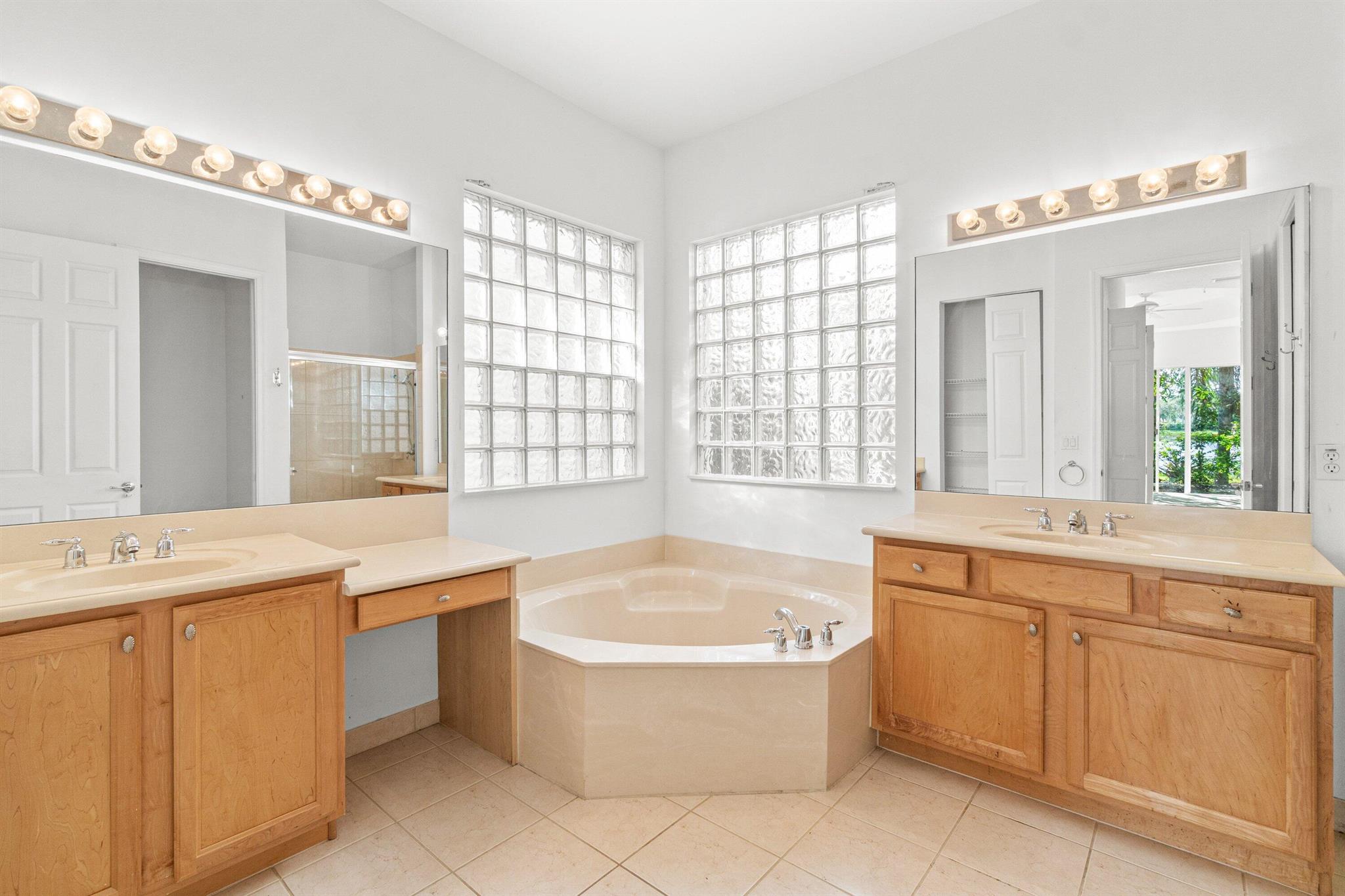 8688 Woodgrove Harbor Lane