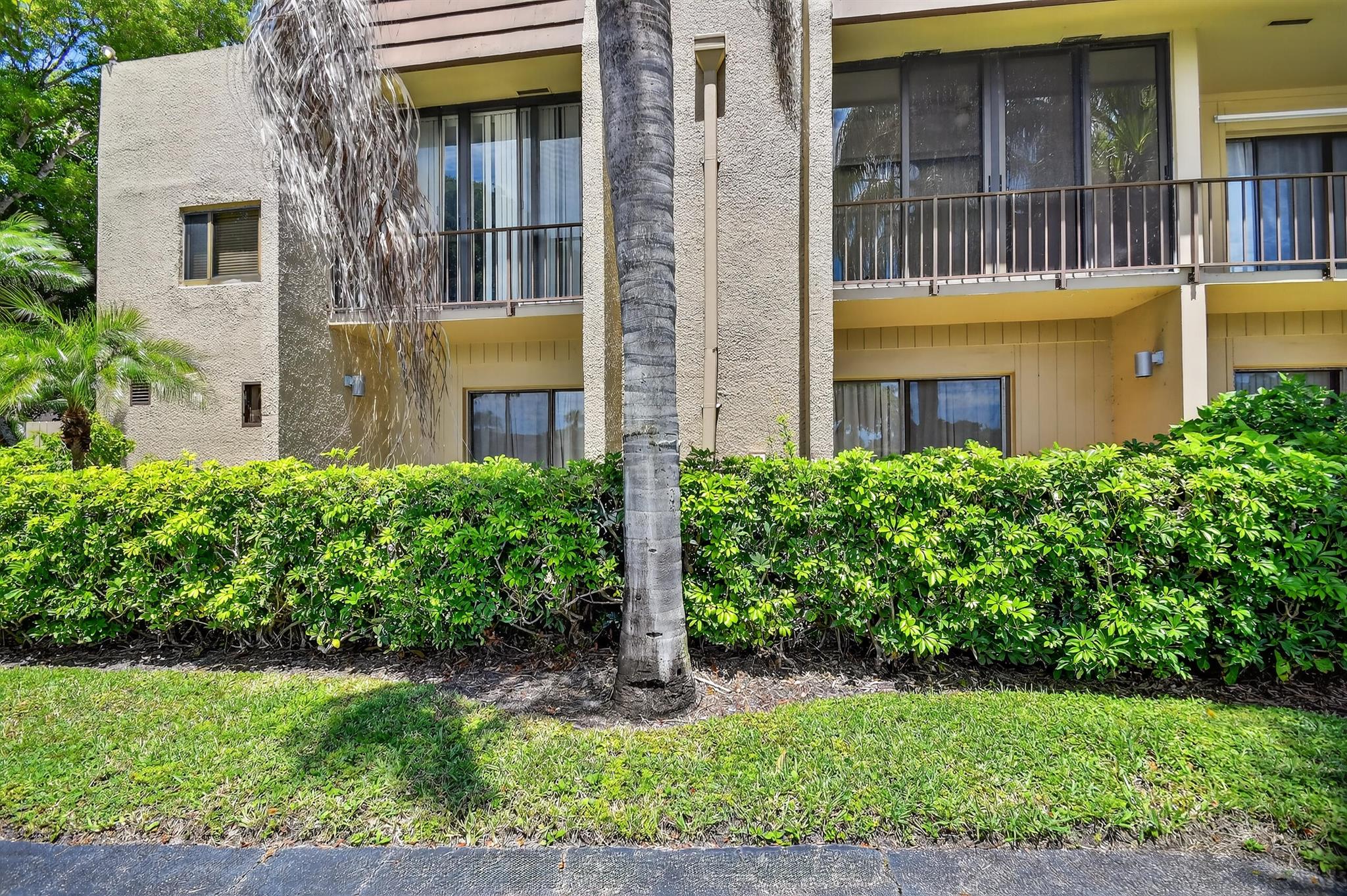 4661 Fountains Drive 112