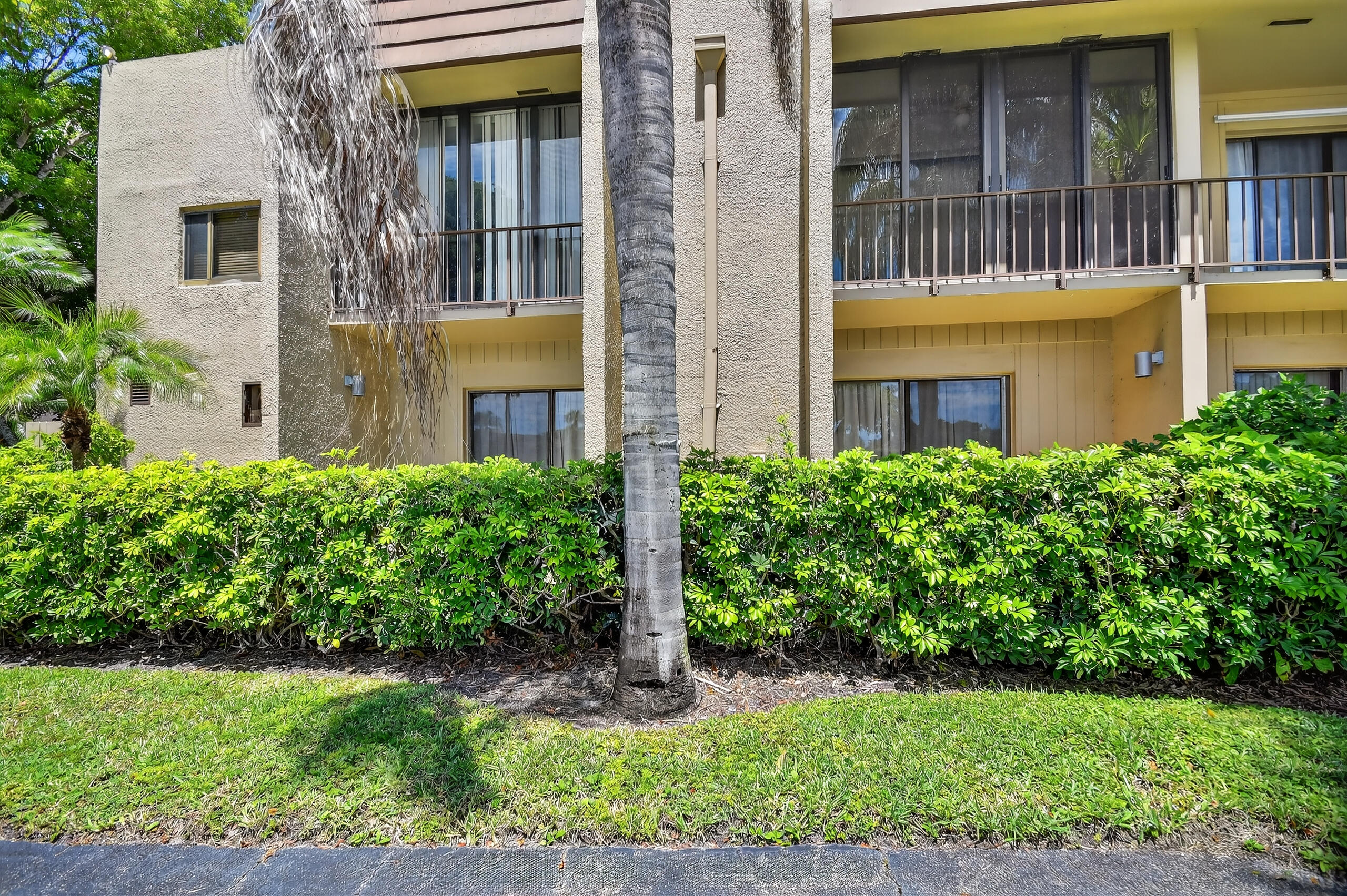 4661 Fountains Drive 112