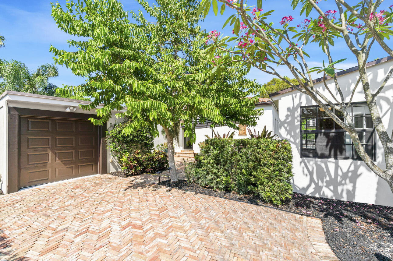 400 33rd Street