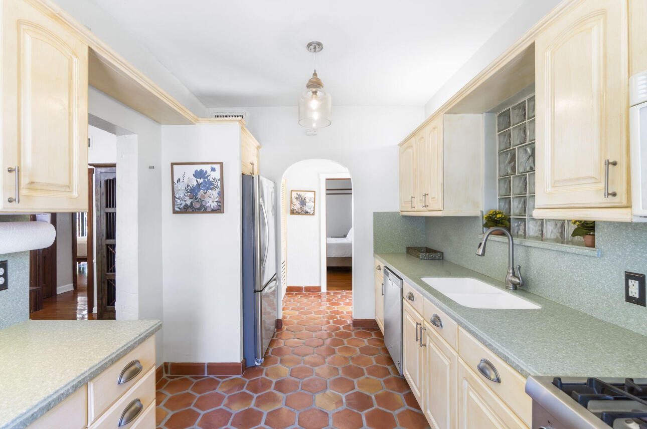 400 33rd Street