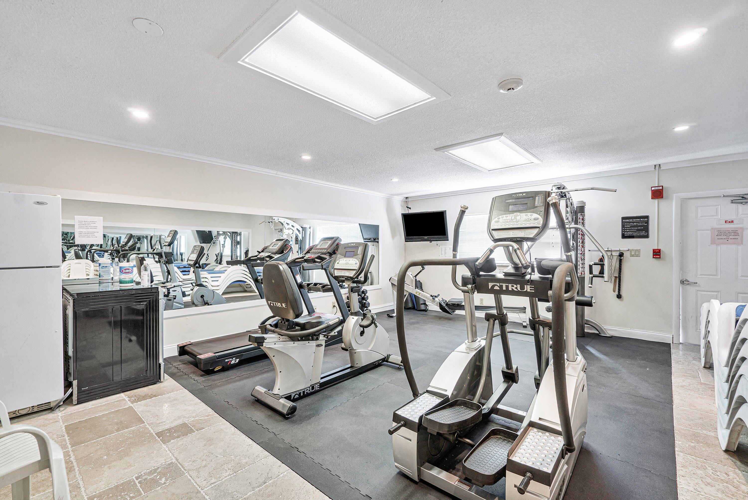 1160 Hillsboro Mile 607