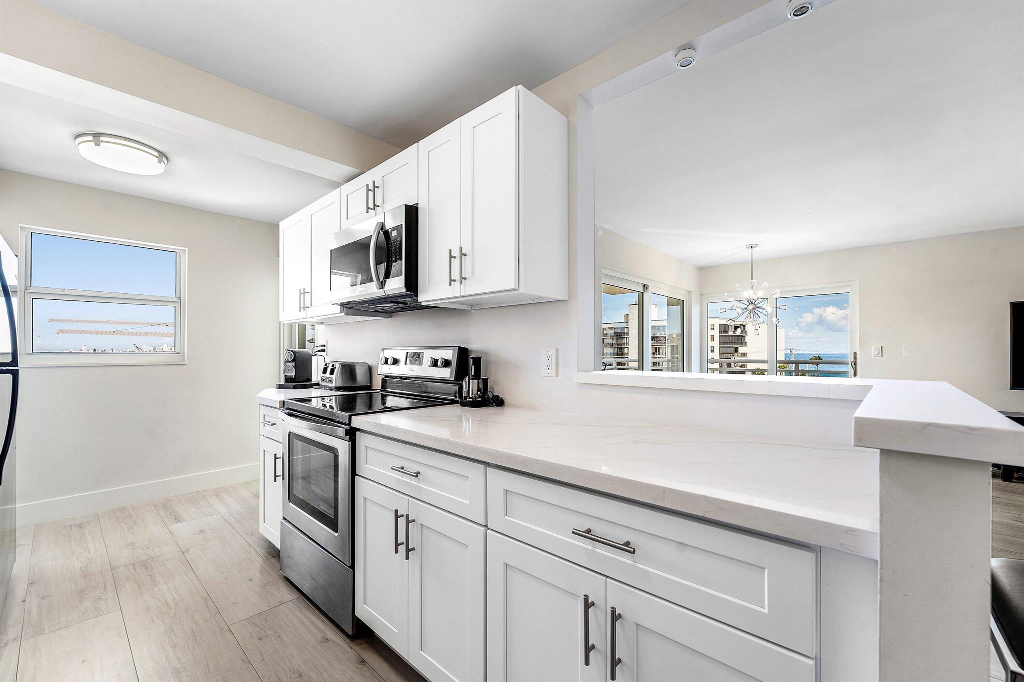 1160 Hillsboro Mile 607