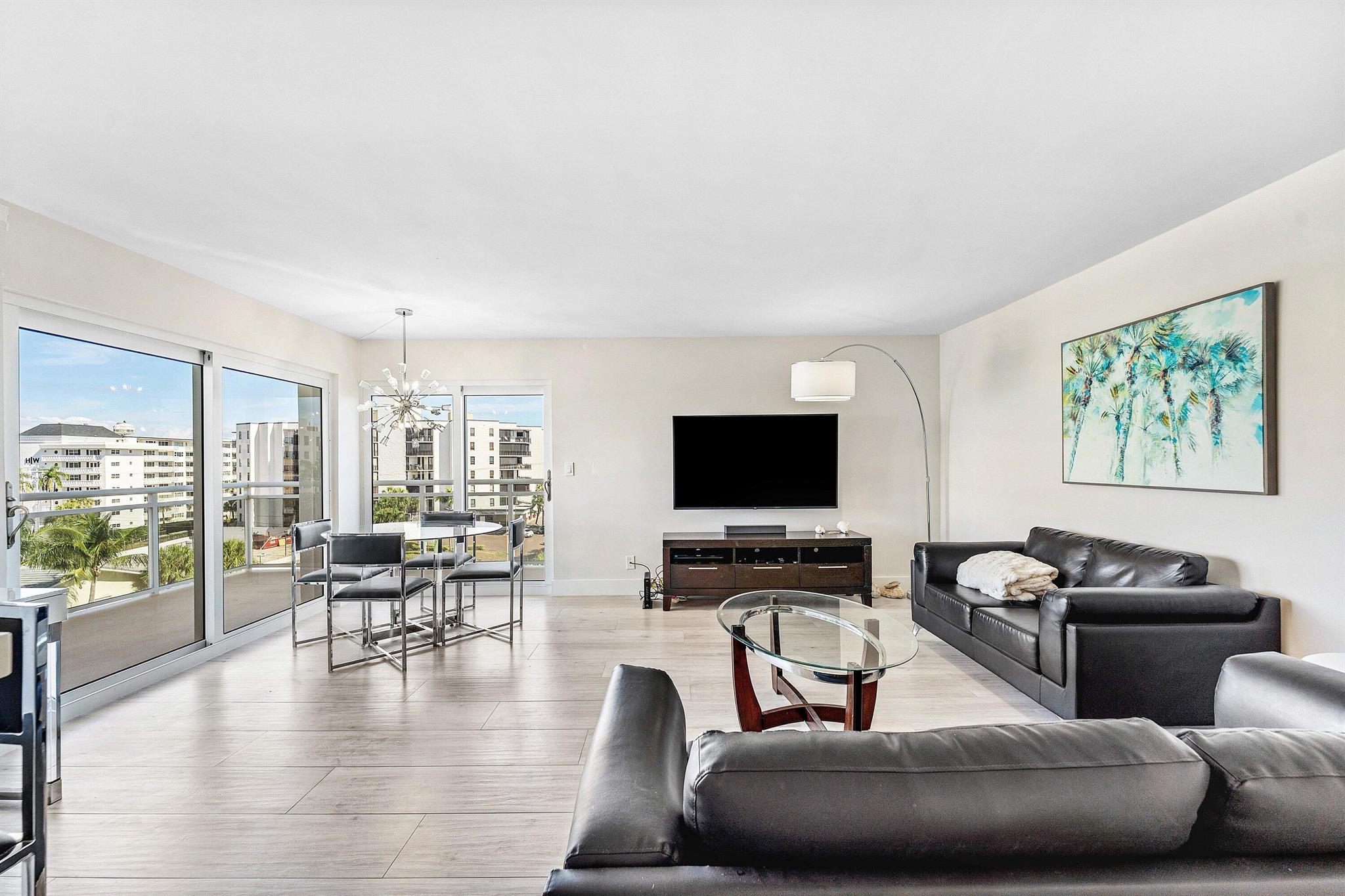 1160 Hillsboro Mile 607