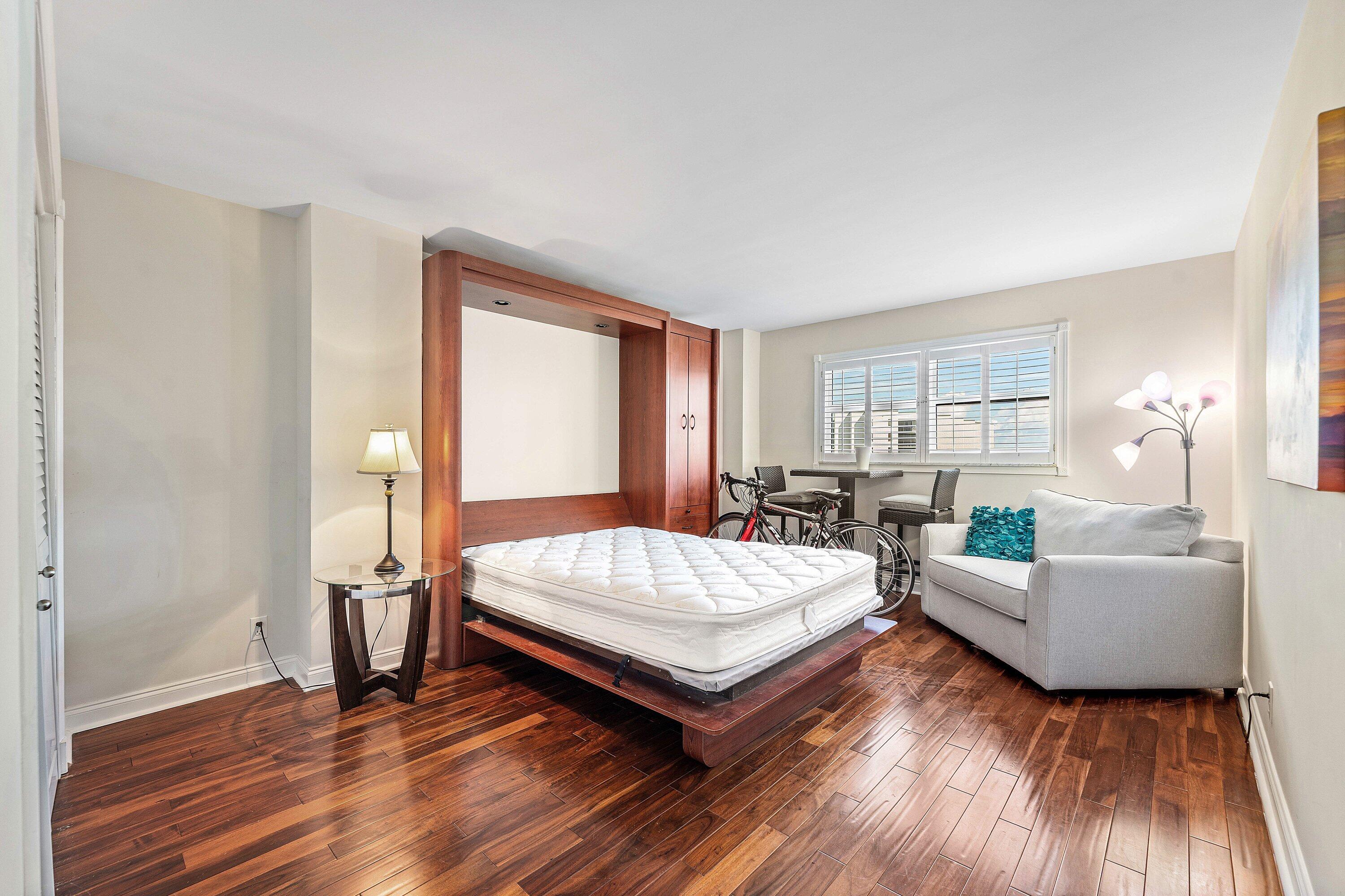 1160 Hillsboro Mile 607