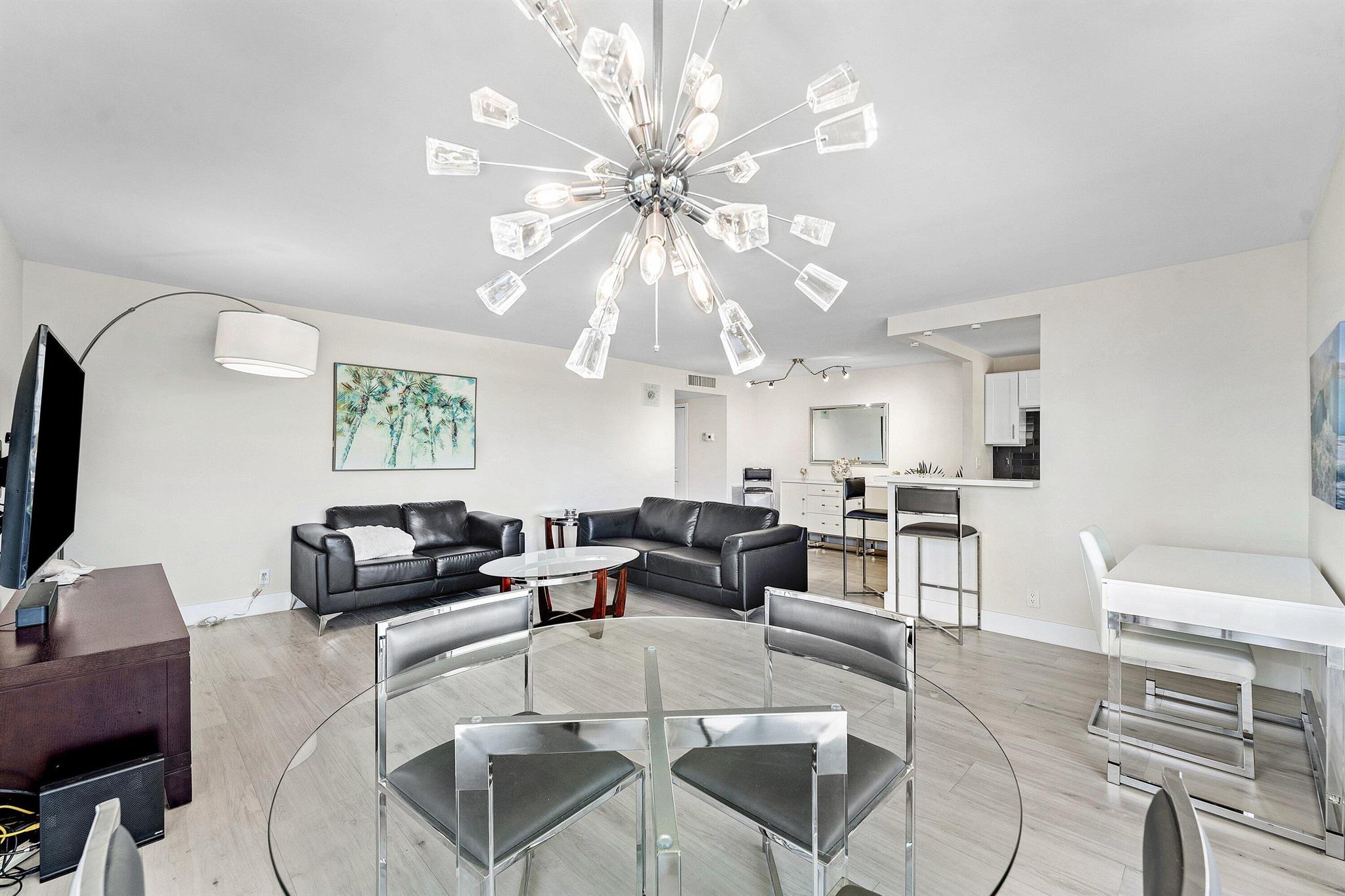 1160 Hillsboro Mile 607