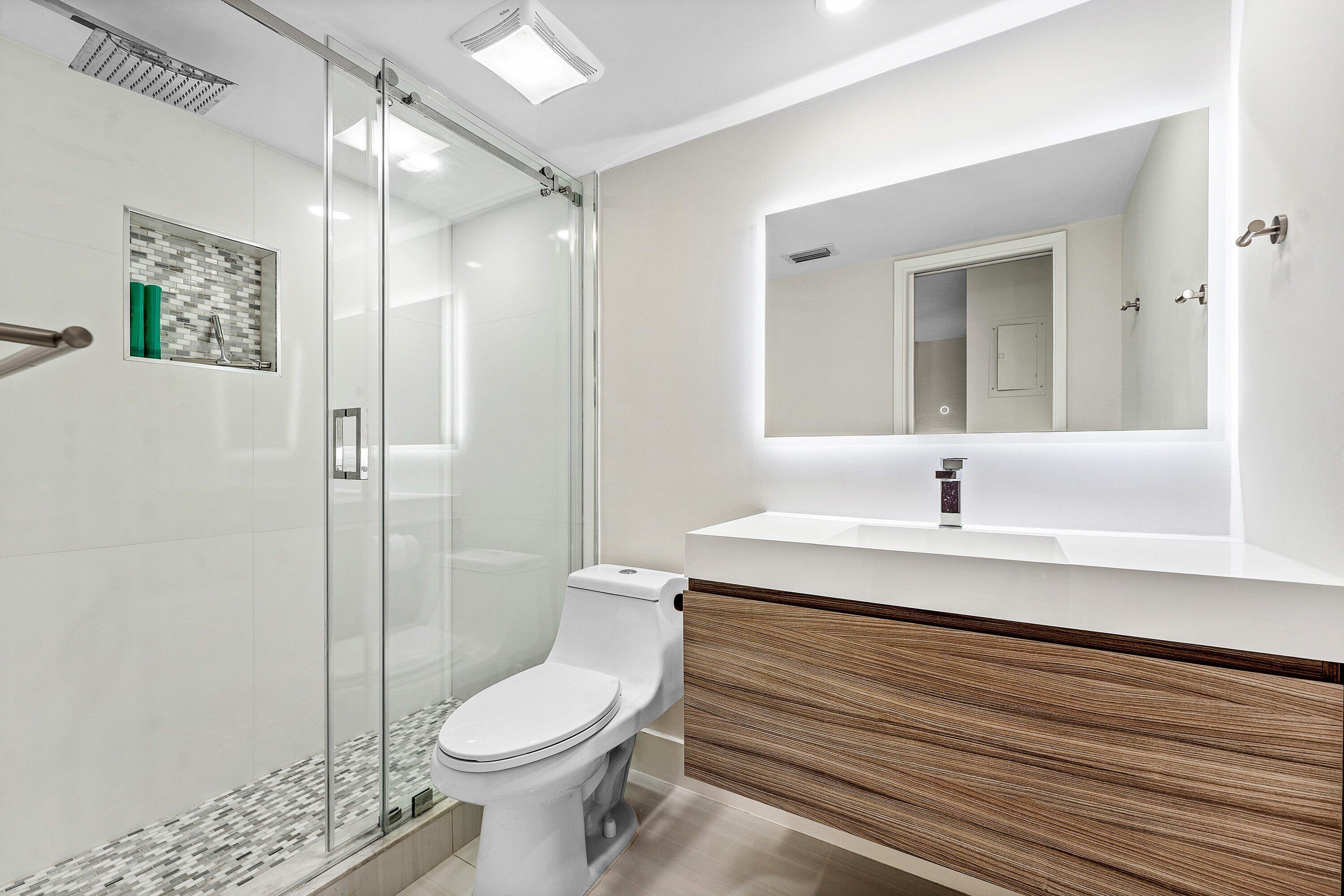 1160 Hillsboro Mile 607