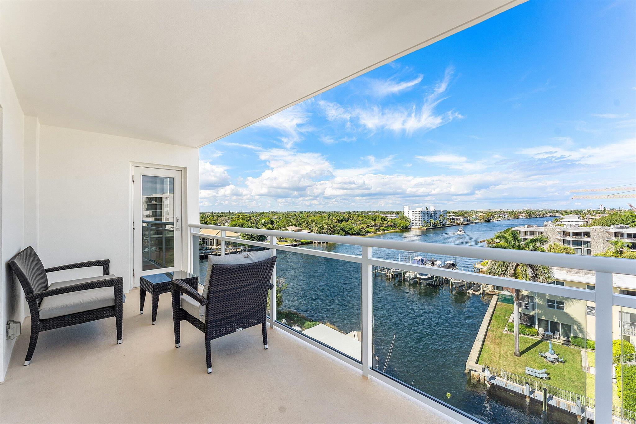 1160 Hillsboro Mile 607