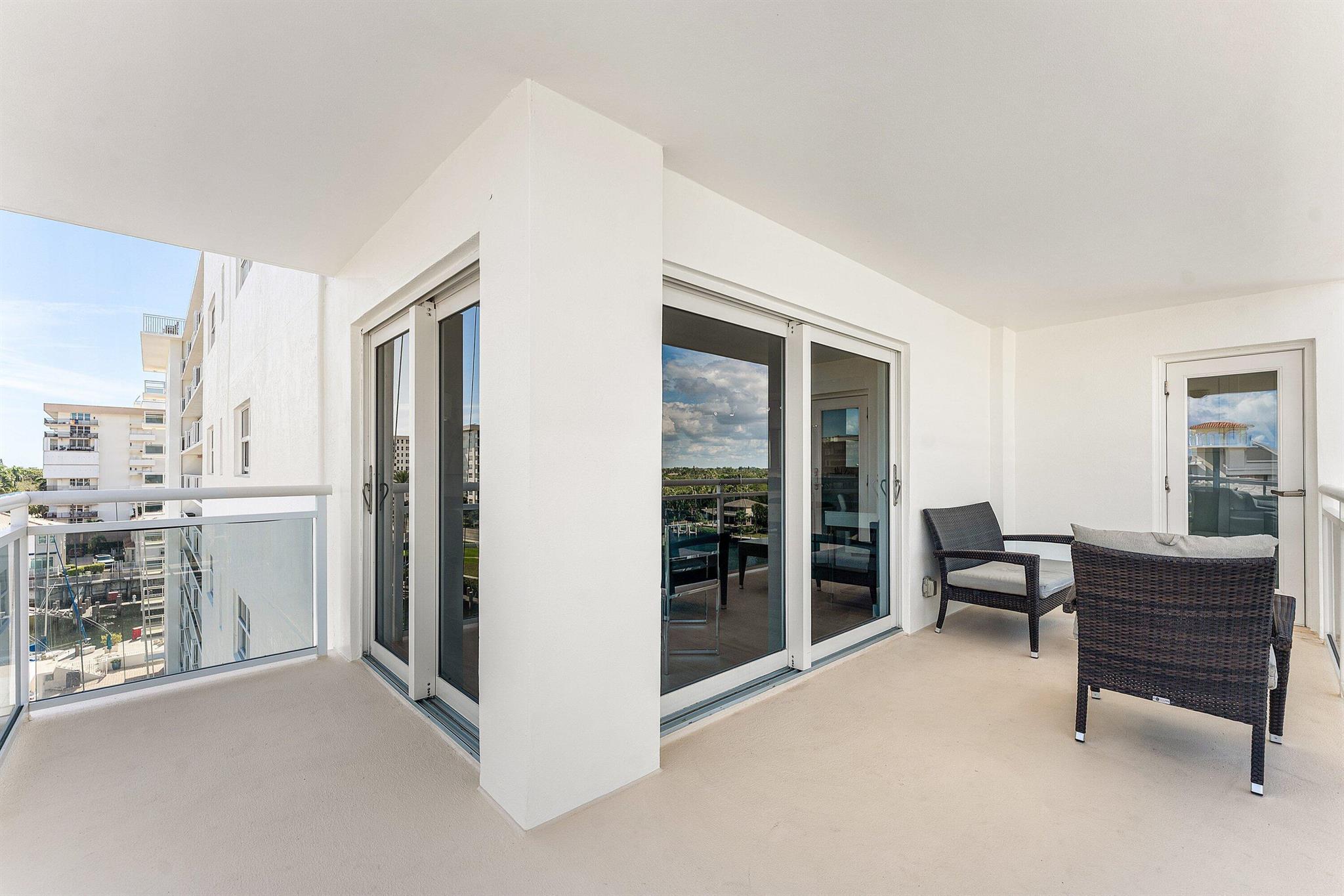 1160 Hillsboro Mile 607