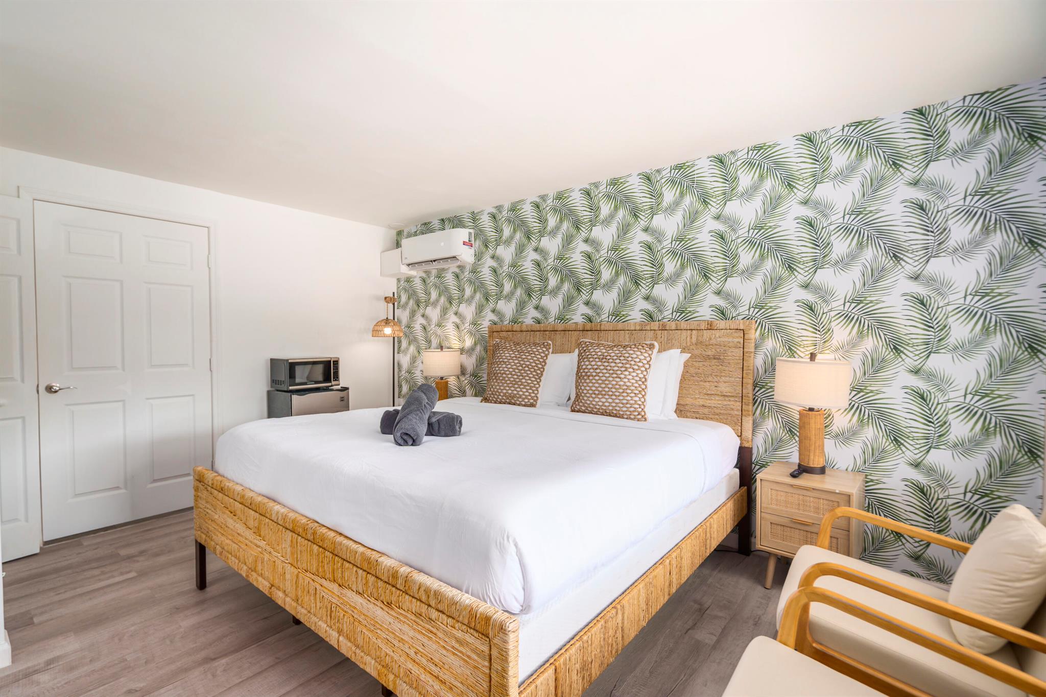 1020 N Riverside Drive 4