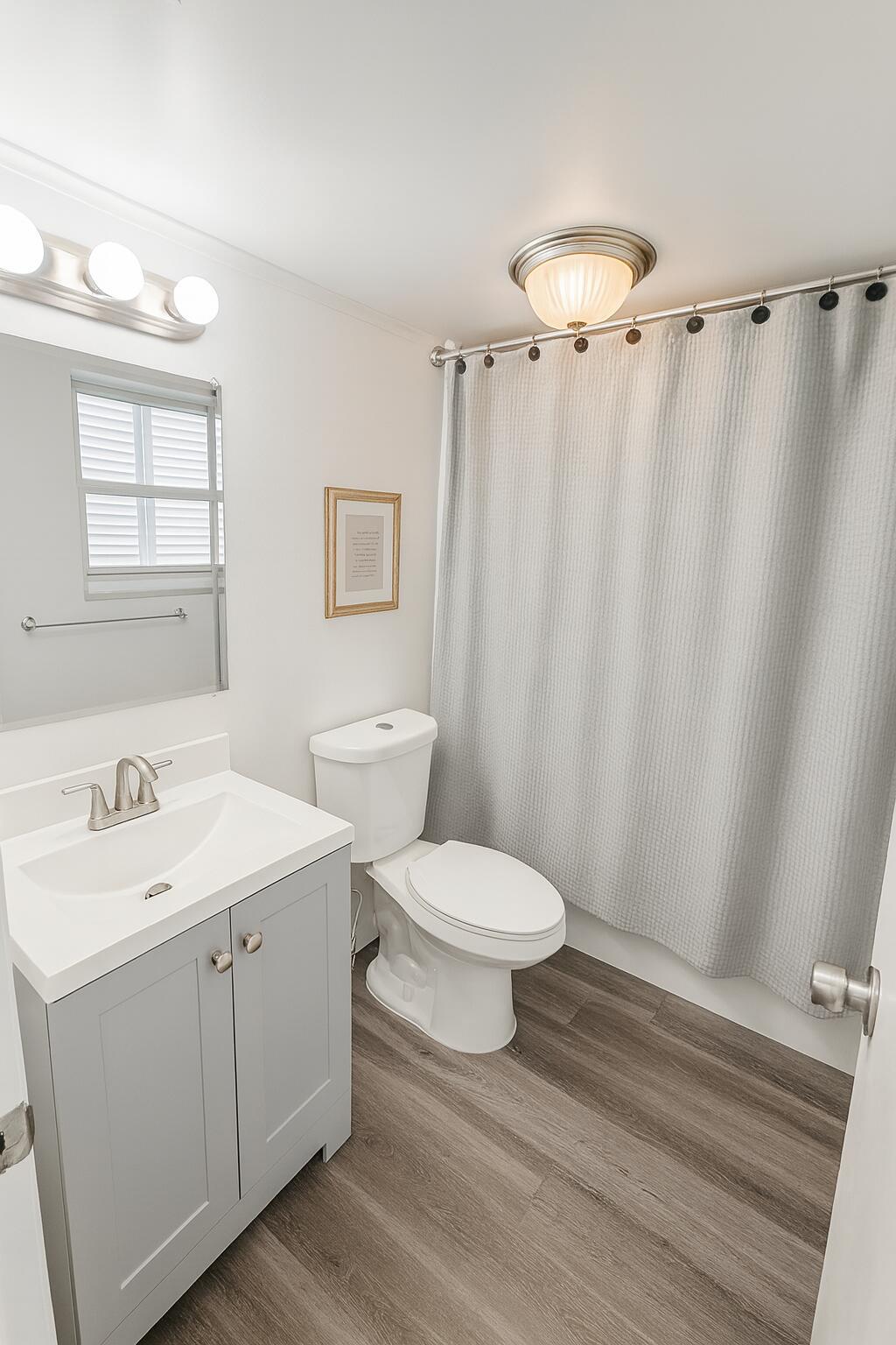 801 Andrews Avenue 4