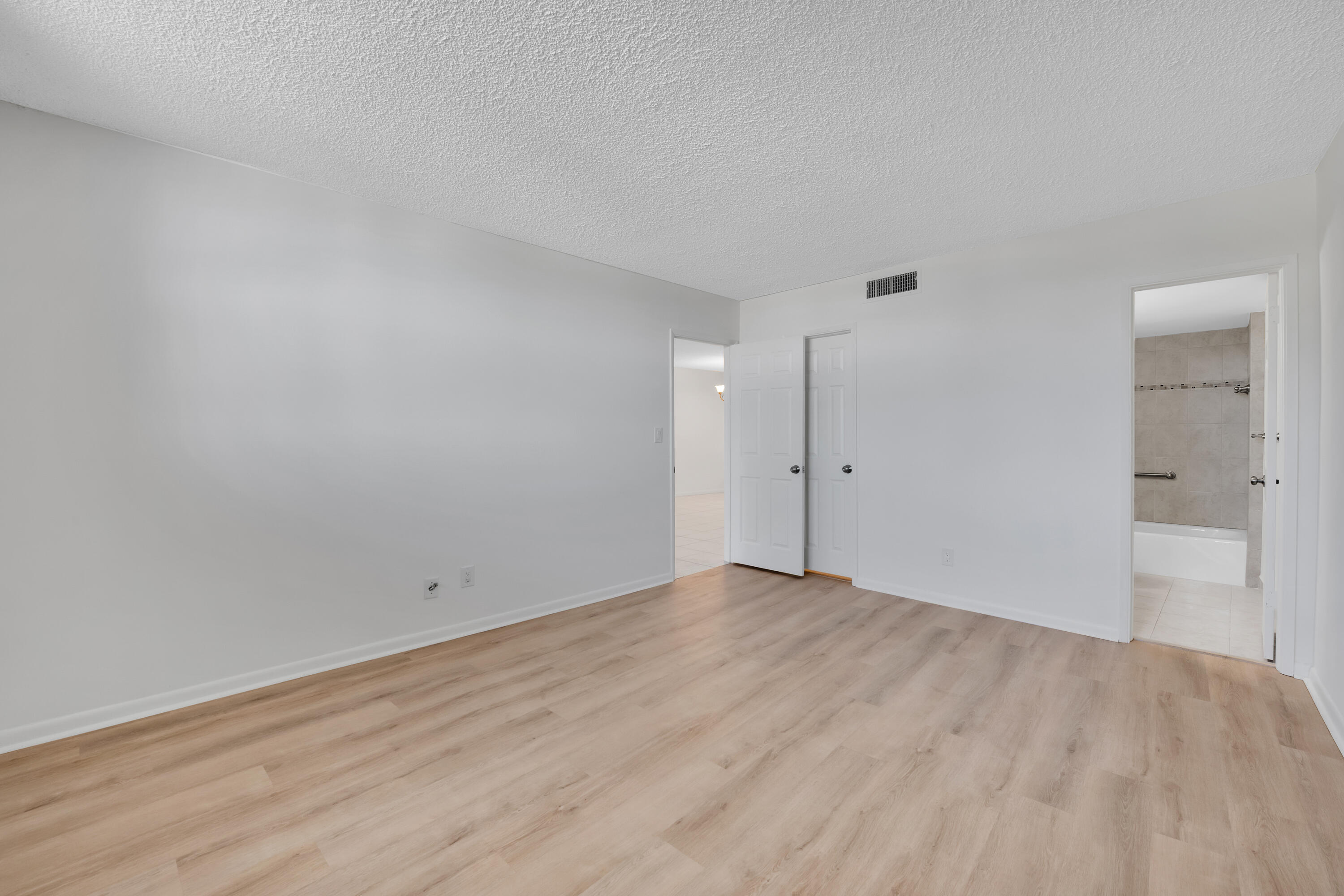 2731 NE 14th St Causeway 314