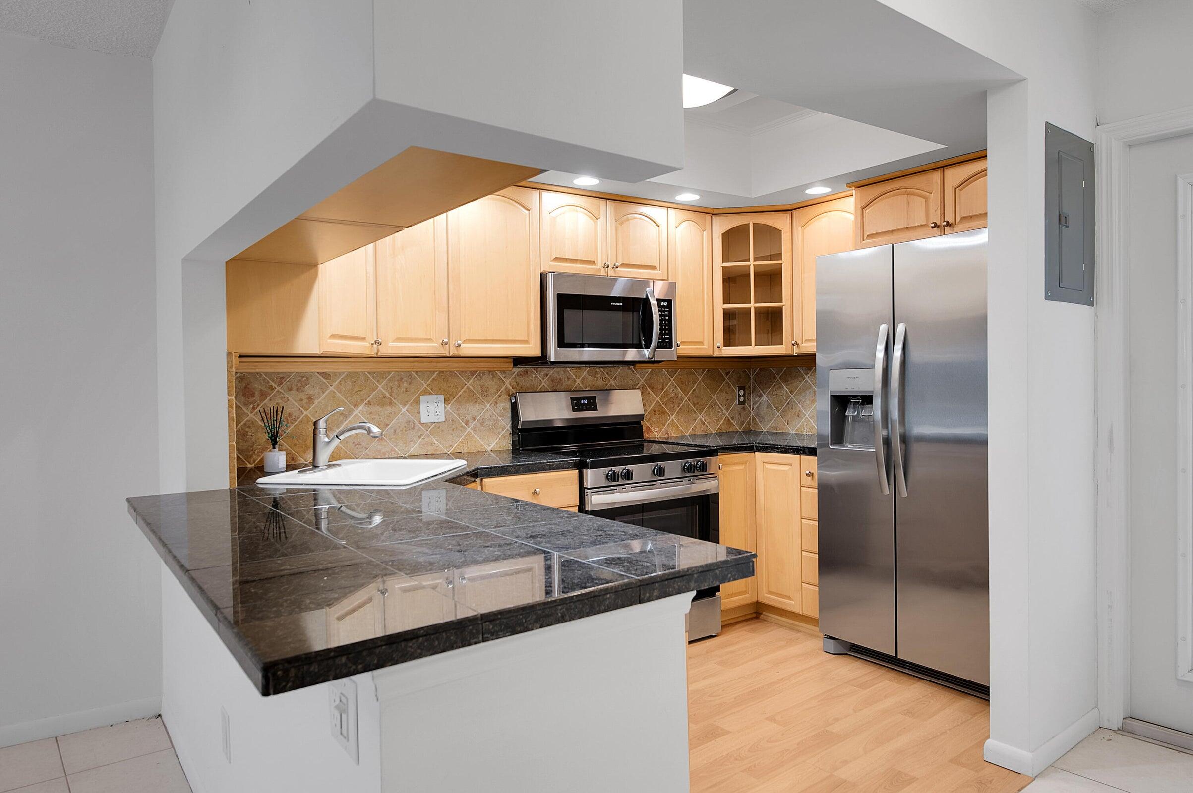 2731 NE 14th St Causeway 314