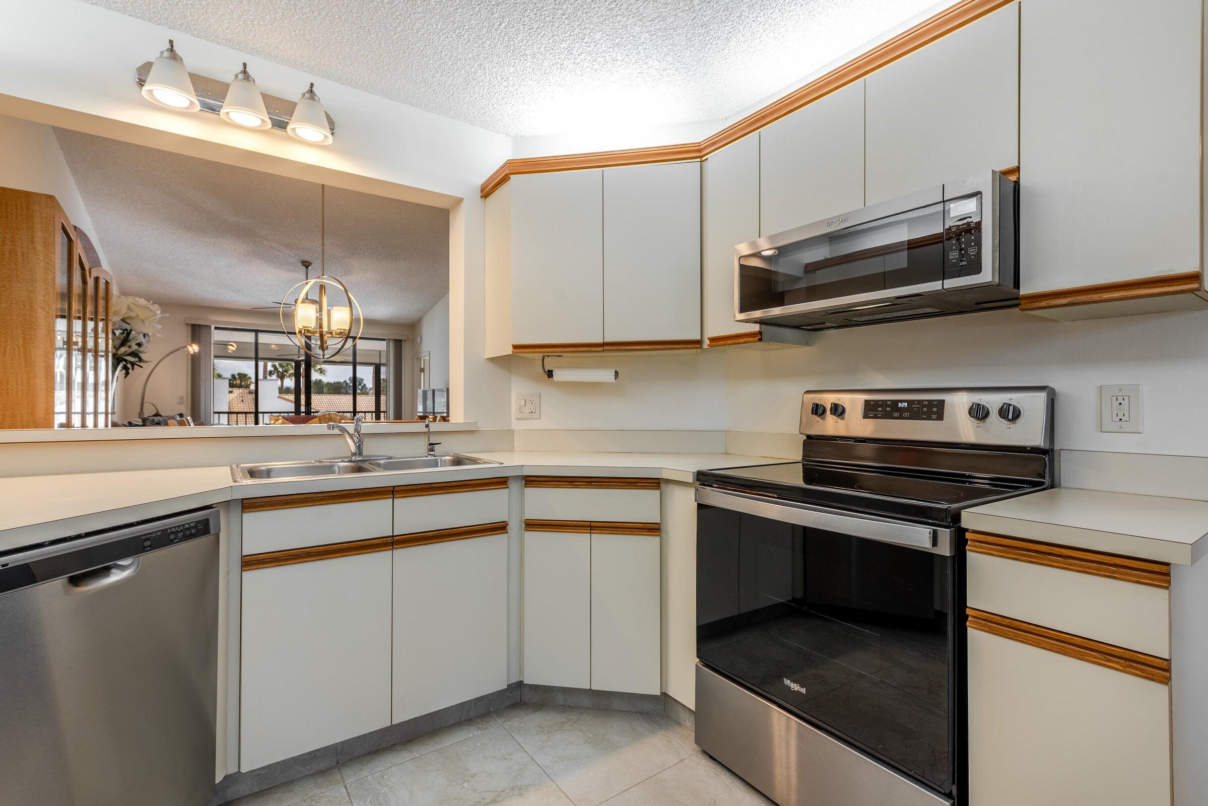 7485 Glendevon Lane 1107