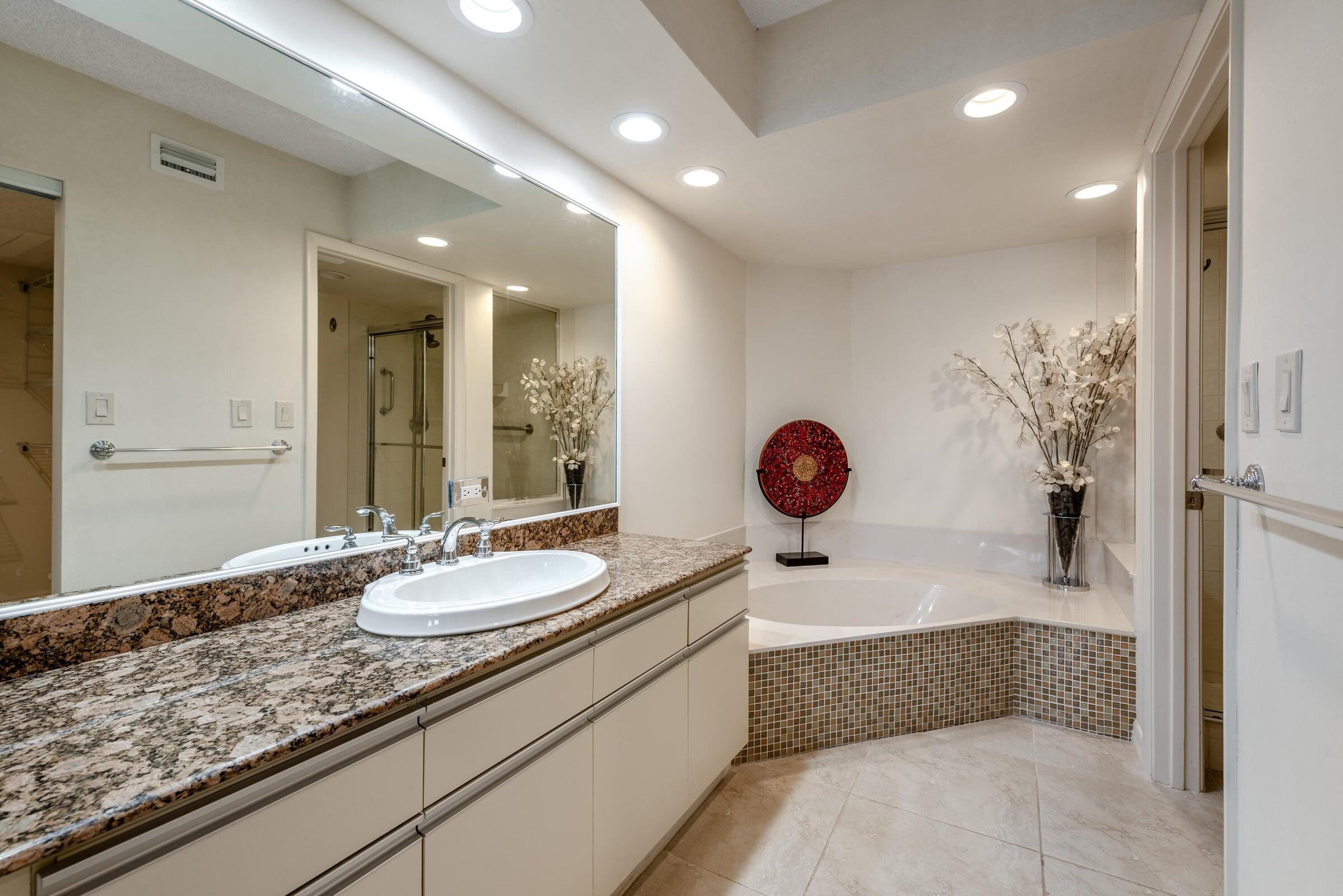 7485 Glendevon Lane 1107