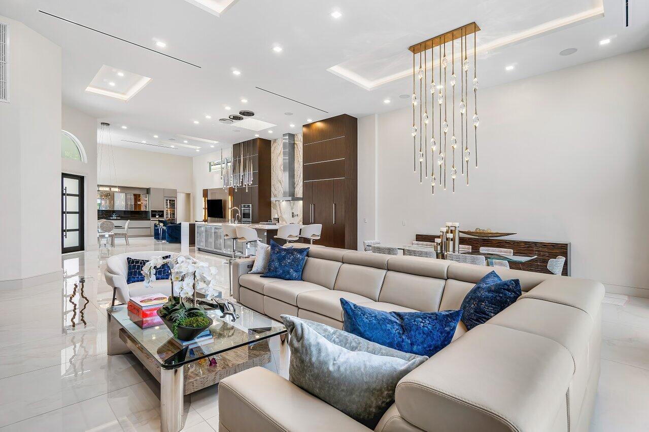 3506 NW Clubside Circle