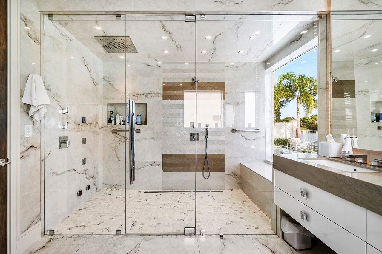 3506 NW Clubside Circle