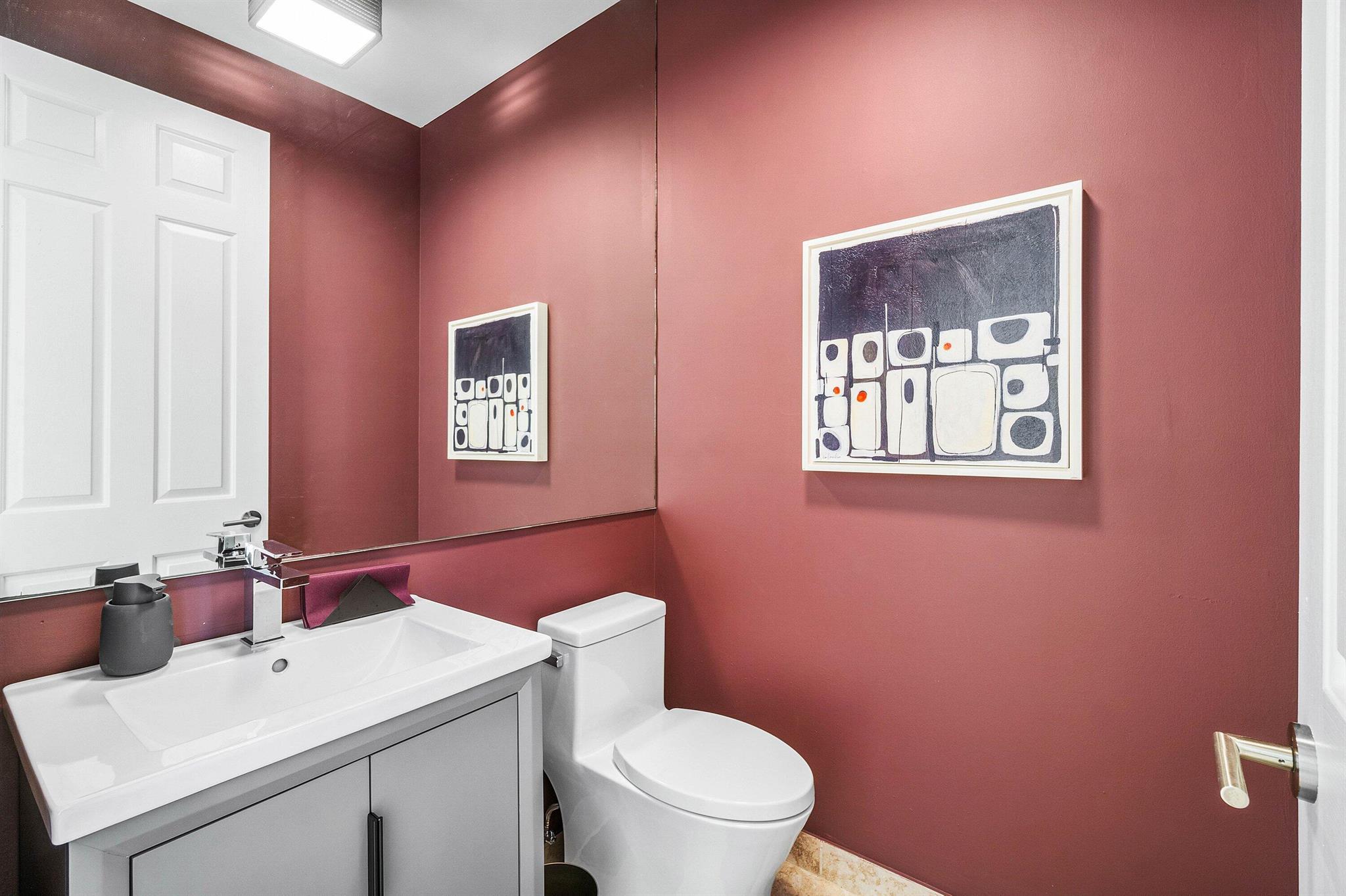 7880 New Holland Way