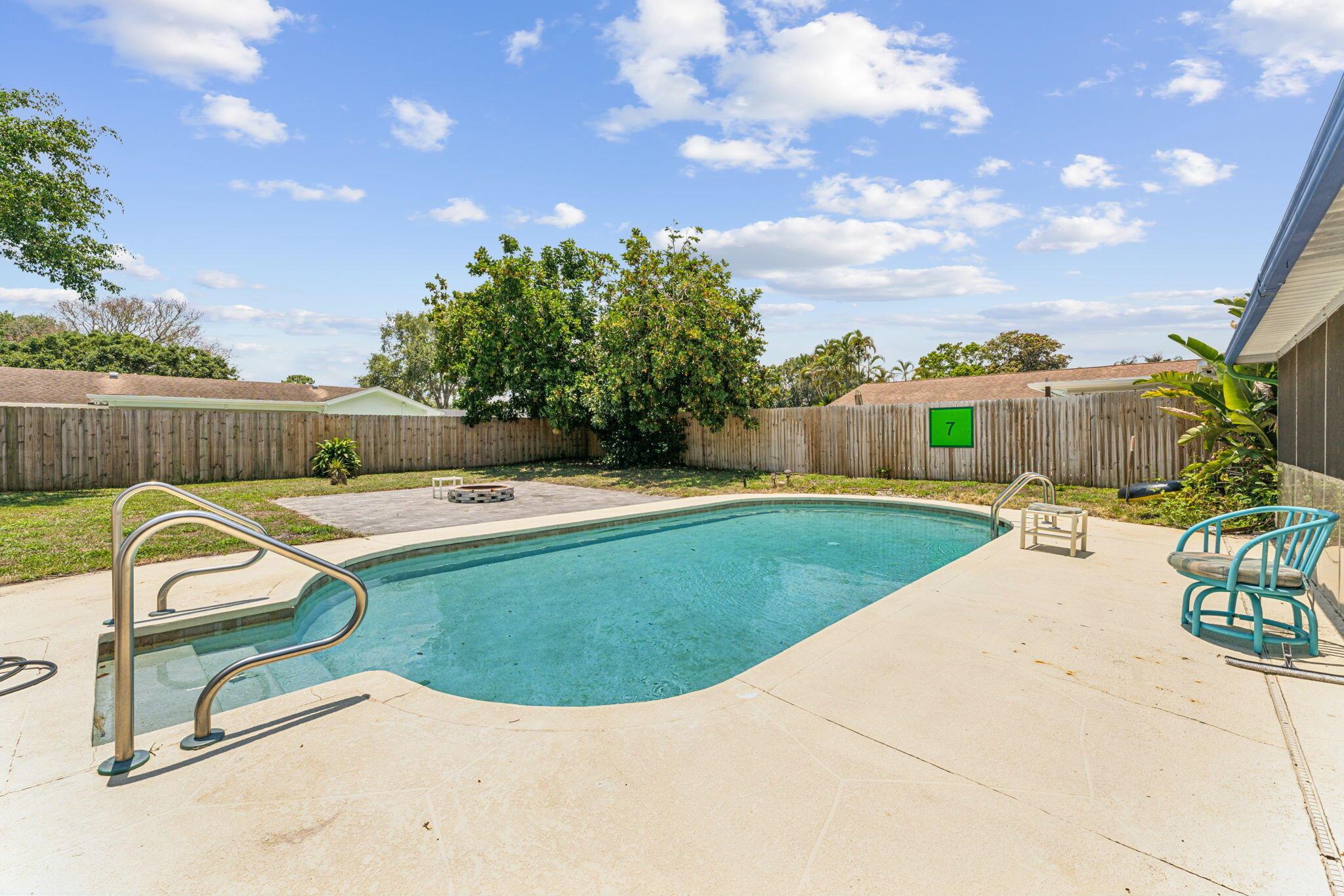 4194 Honeysuckle Avenue