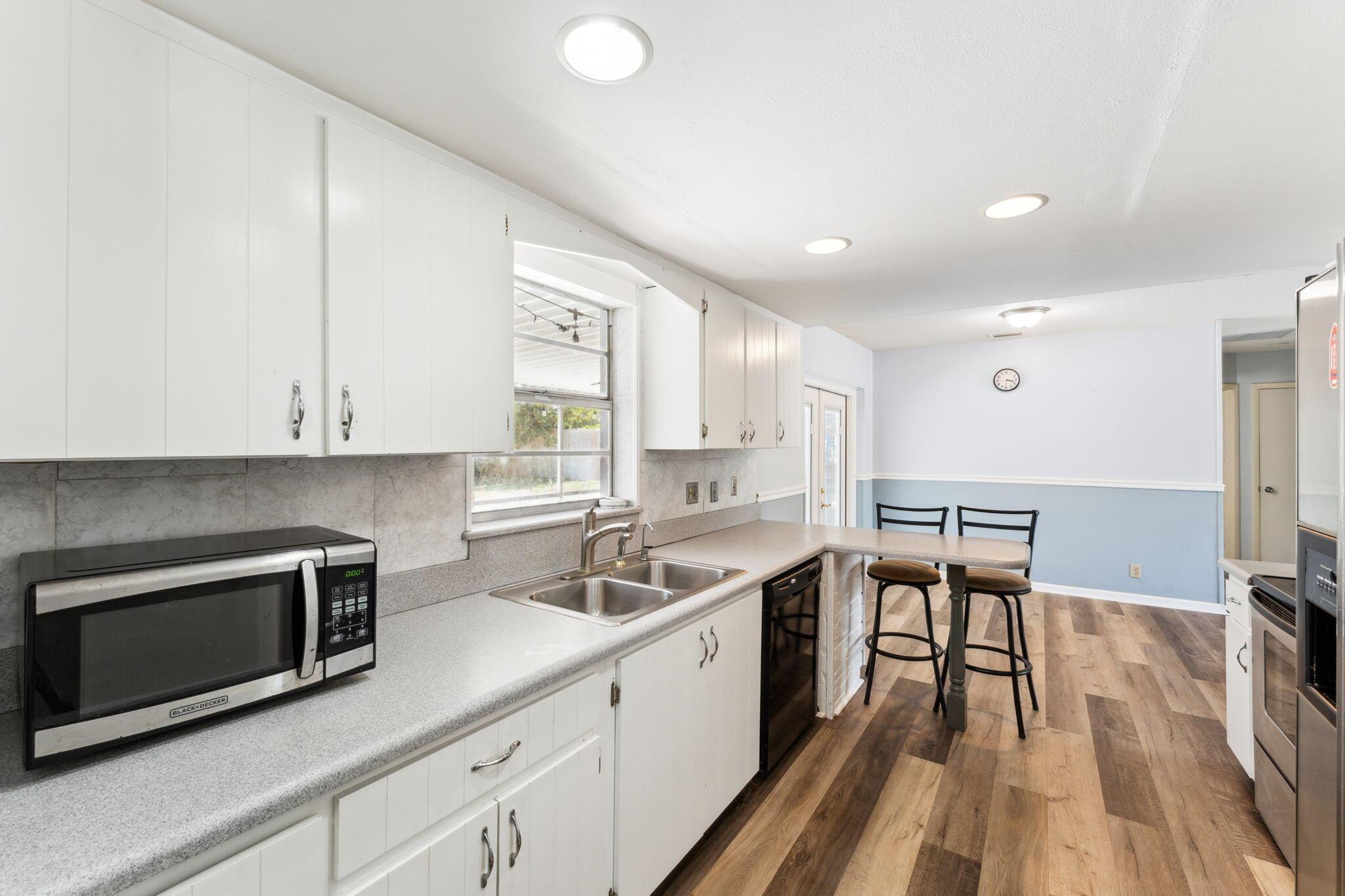 4194 Honeysuckle Avenue