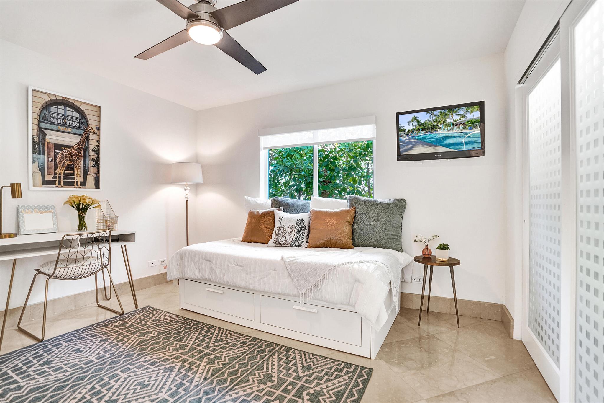 1212 Hillsboro Mile Villa 14