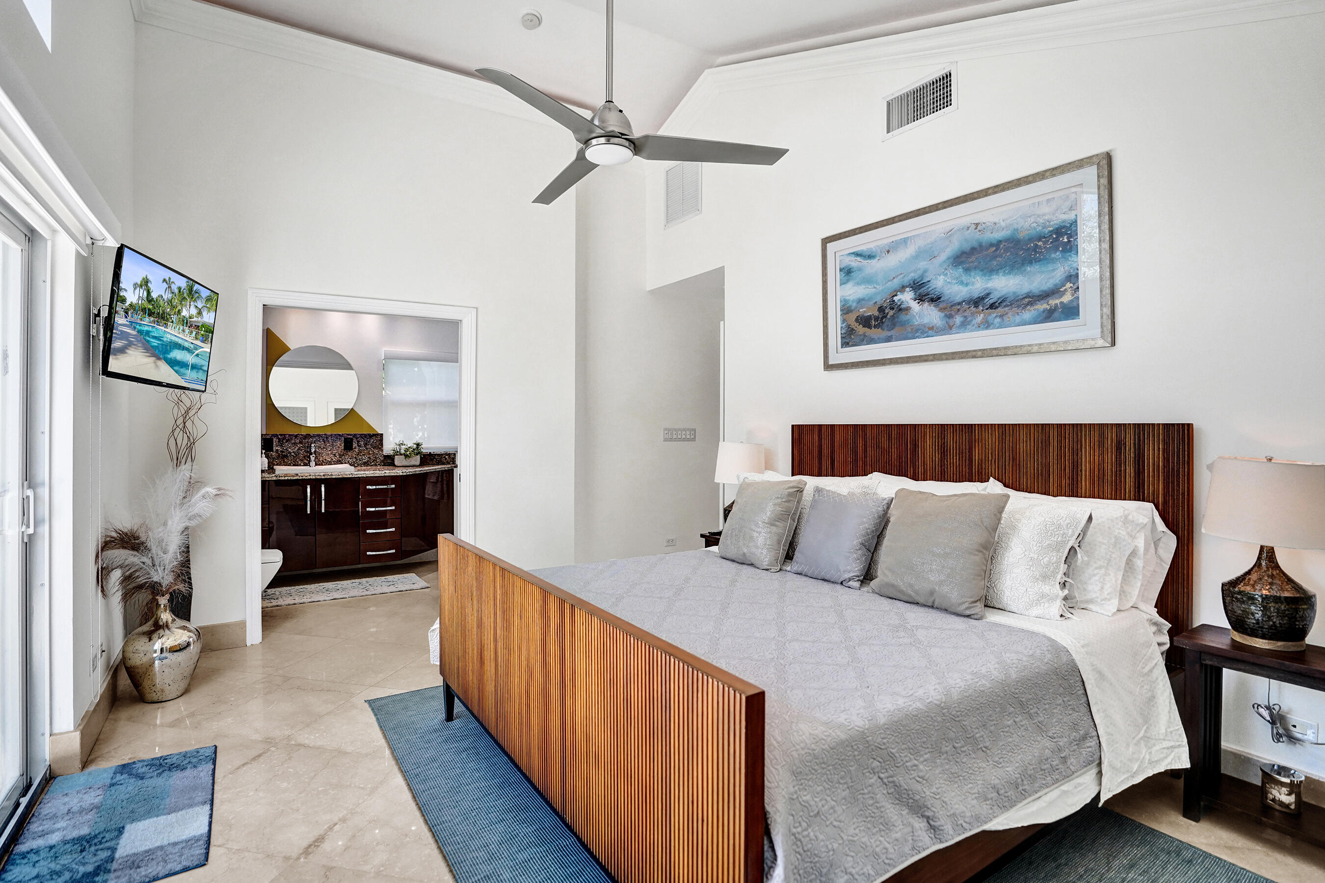 1212 Hillsboro Mile Villa 14