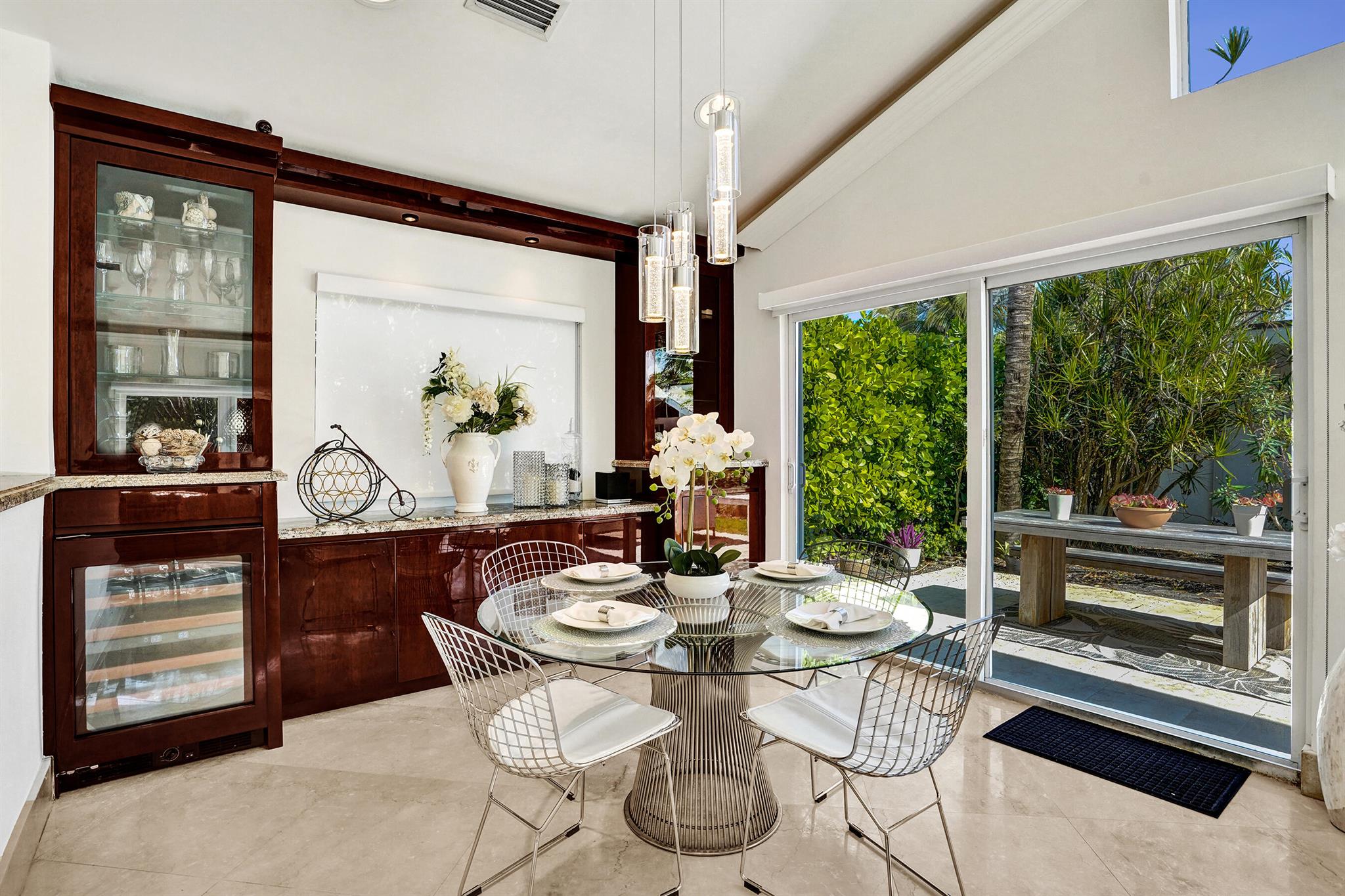 1212 Hillsboro Mile Villa 14