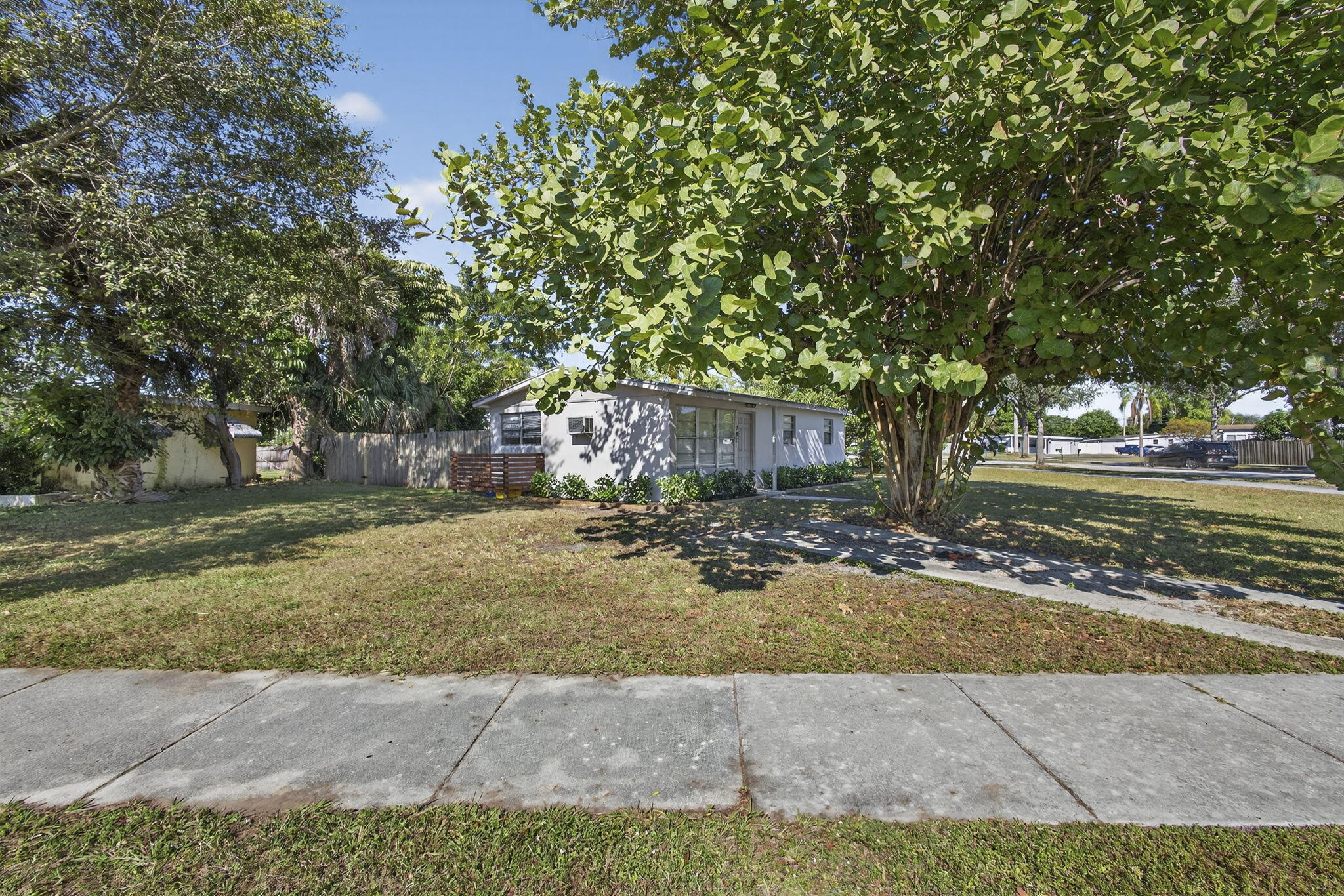 751 Royal Palm Beach Boulevard
