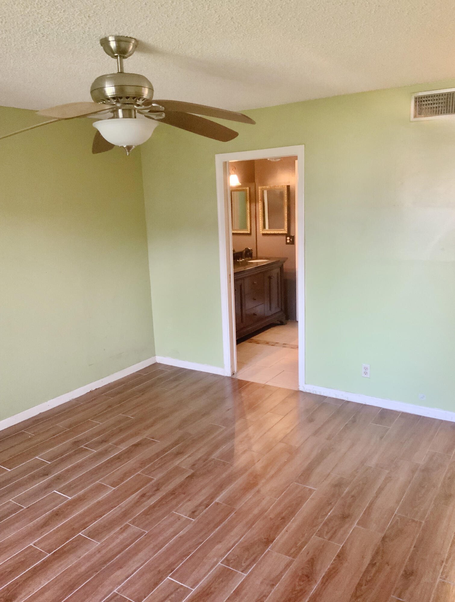 1621 NW 18th Avenue 102