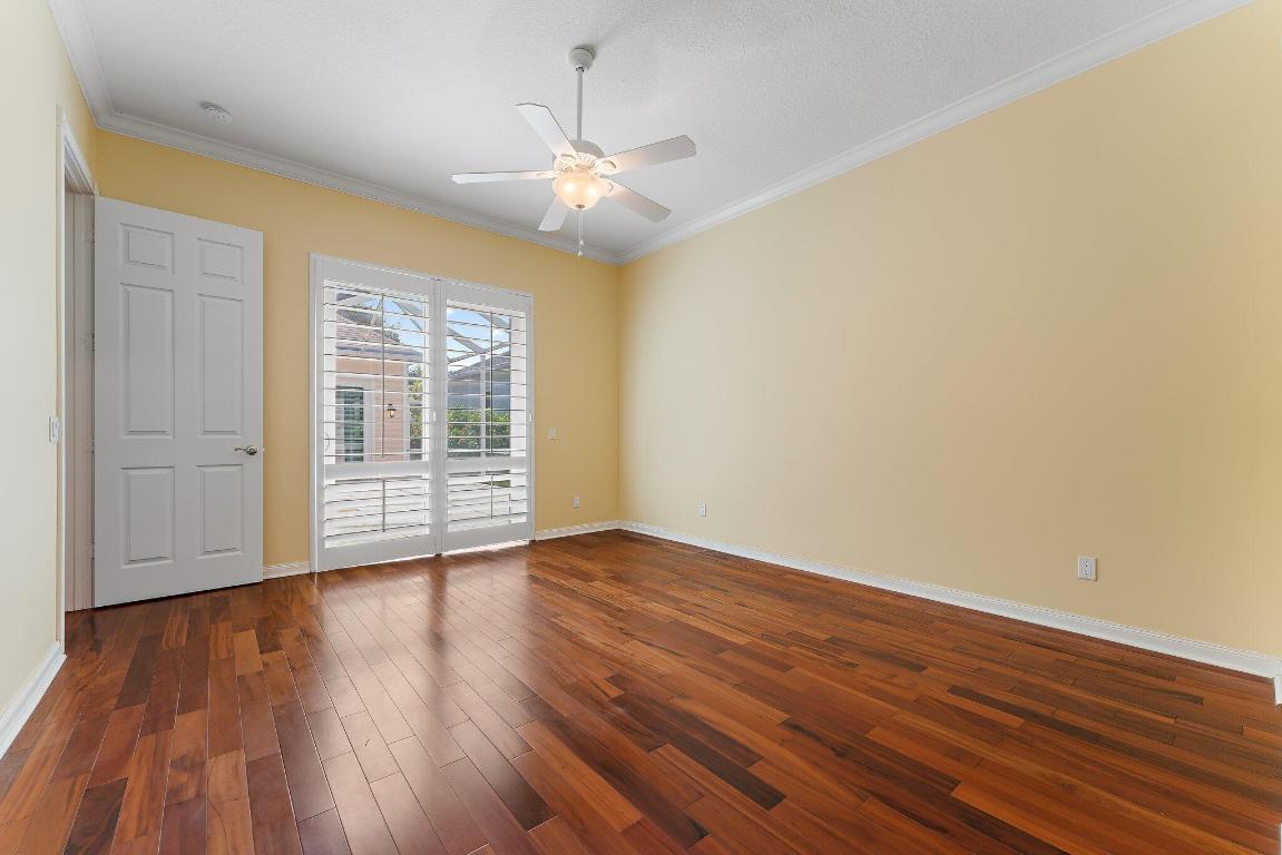 215 New Haven Boulevard