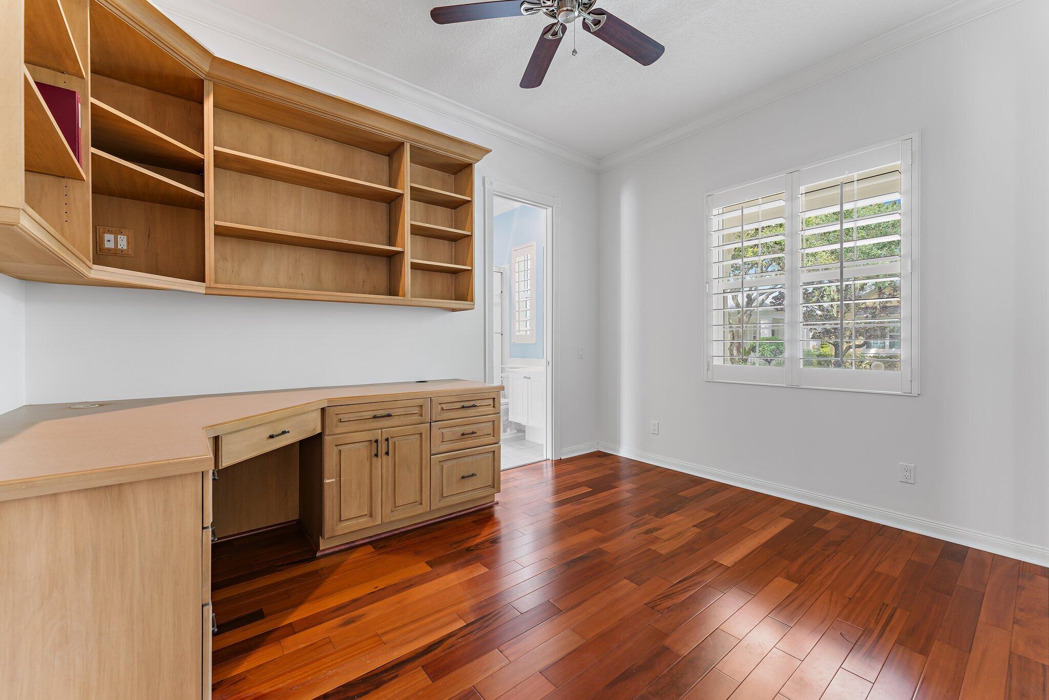 215 New Haven Boulevard