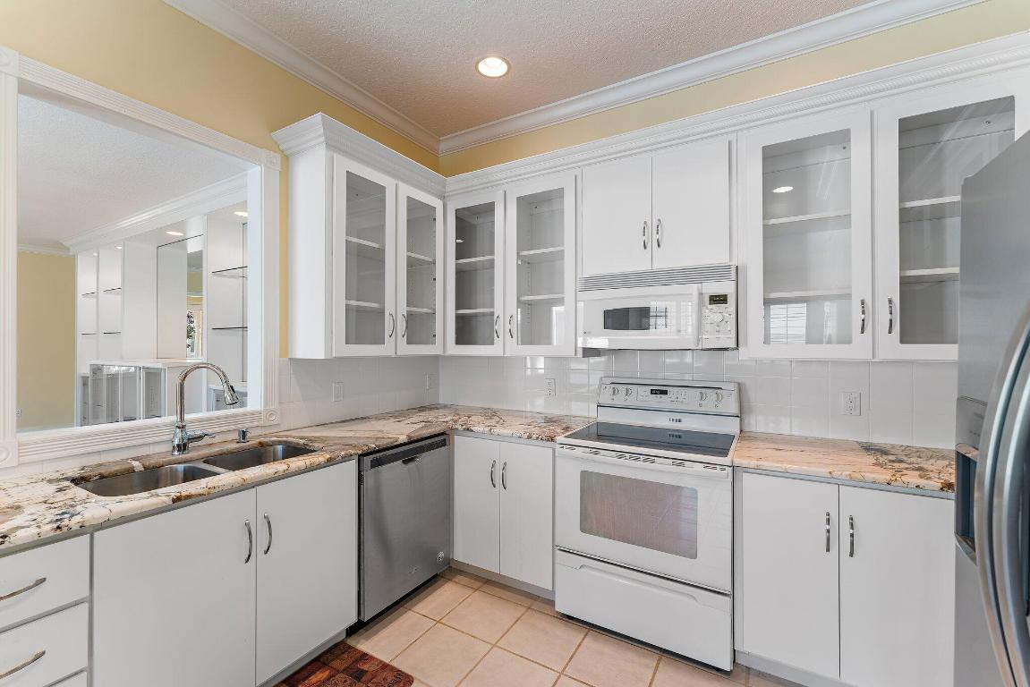 215 New Haven Boulevard